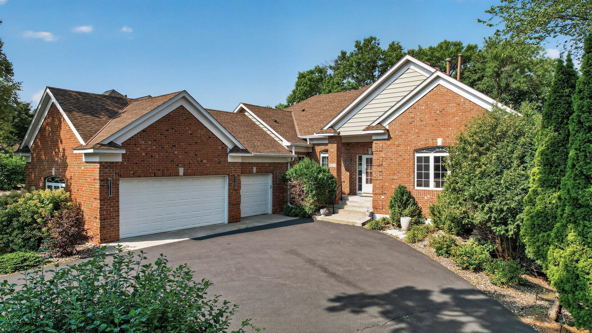 16215 37th Avenue N — photo