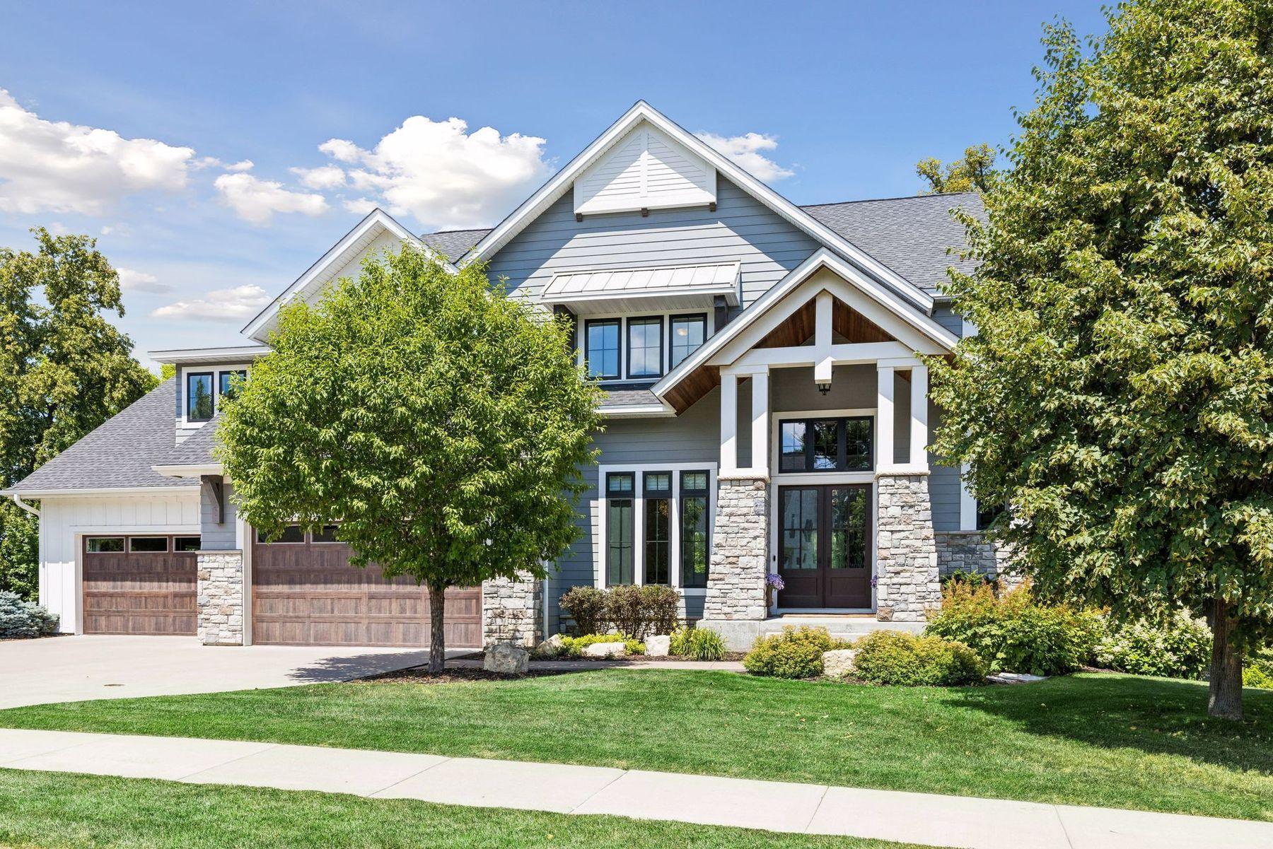 736 Woodland Hill Court — photo
