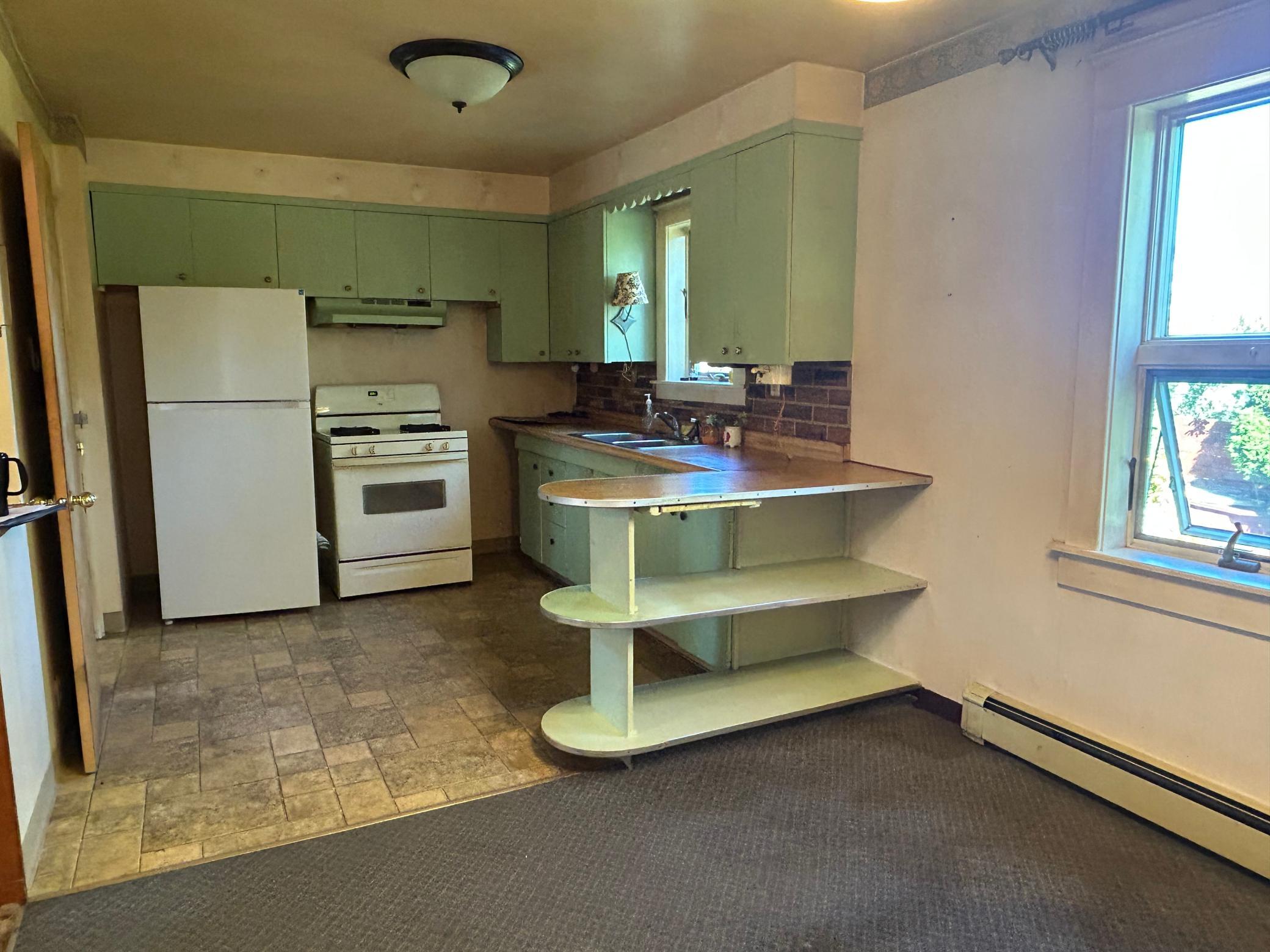 Home in Superior, WI 54880 — photo 2