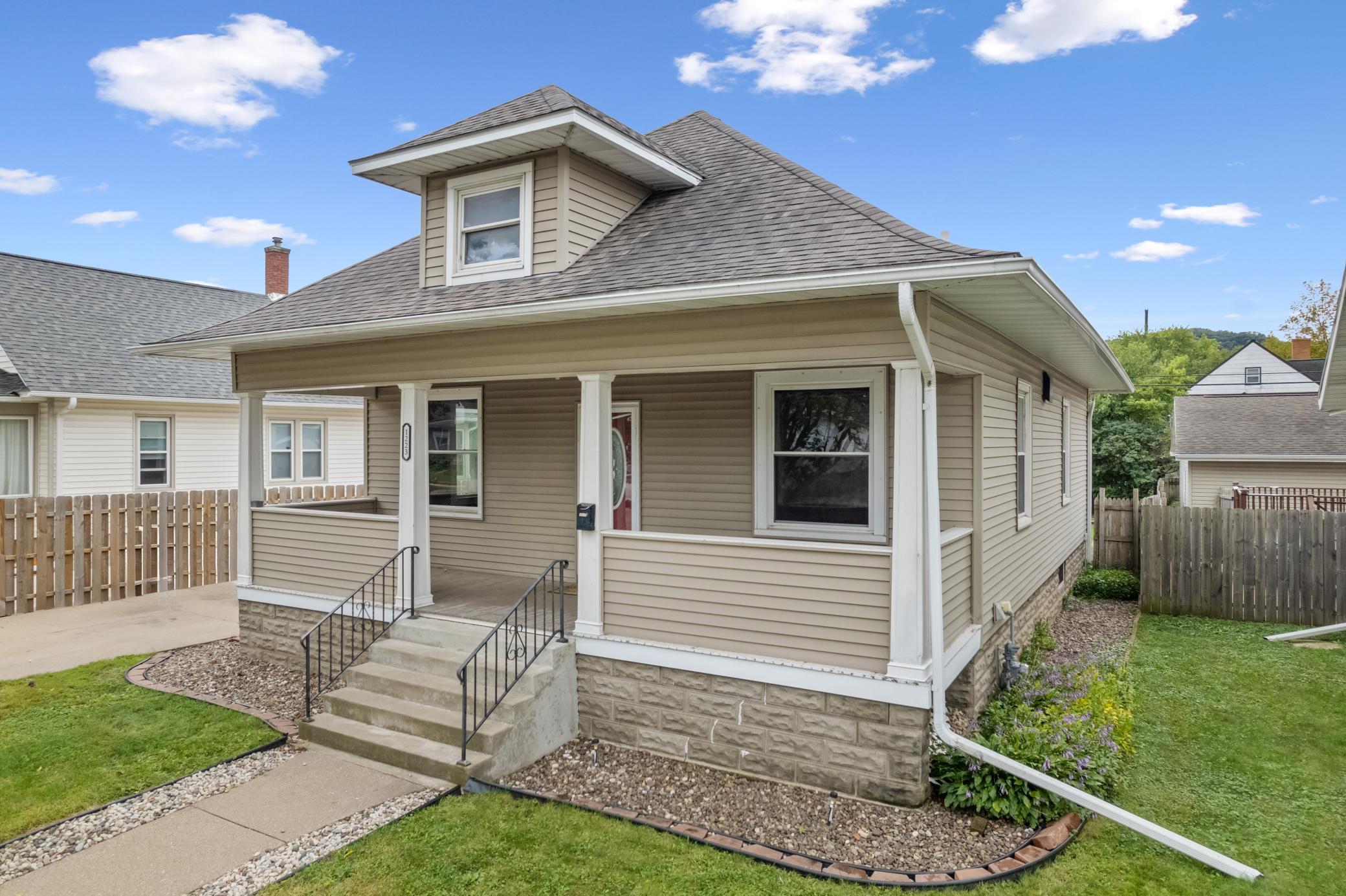 1223 W 5th Street — photo