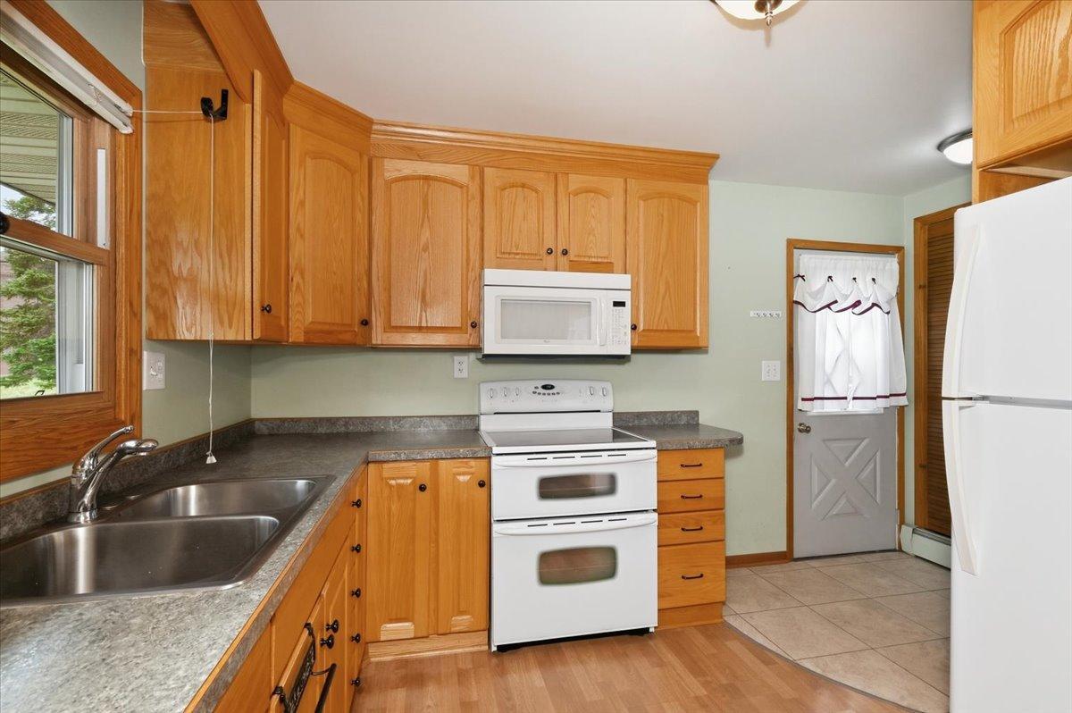 4331 E 3rd Street, Superior, WI 54880 — photo 2