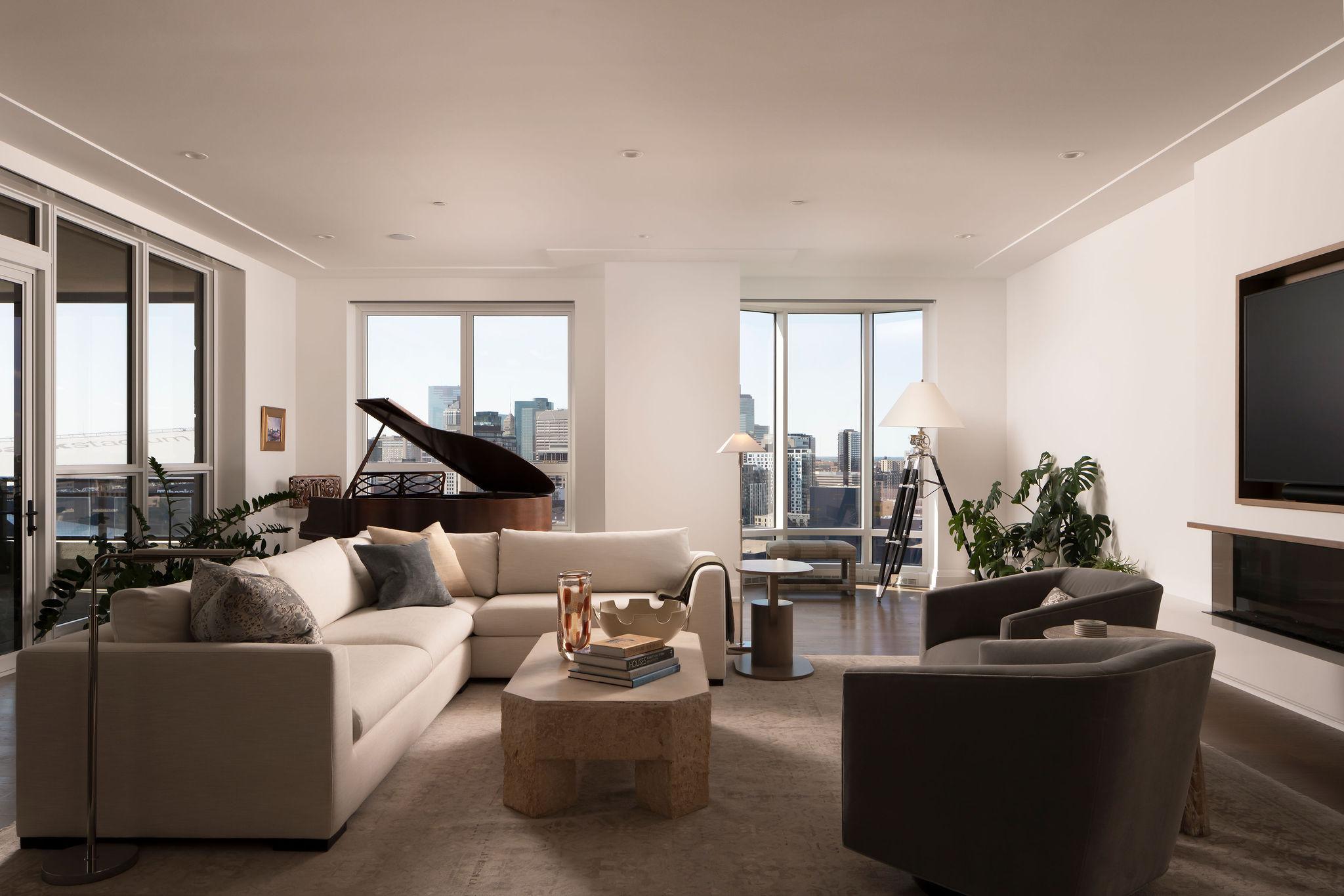 1111 W River Parkway 20B — photo
