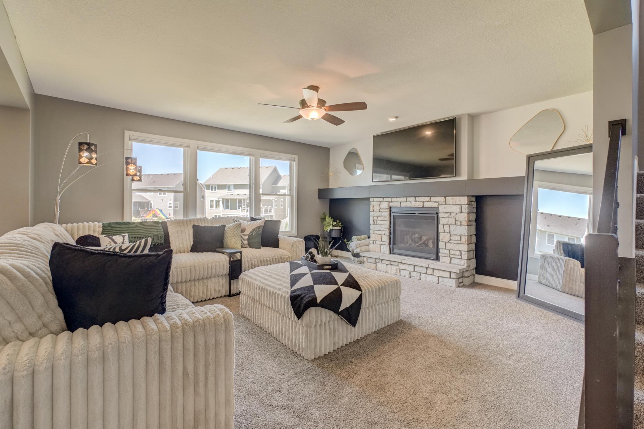5204 Porchlight Bay — photo