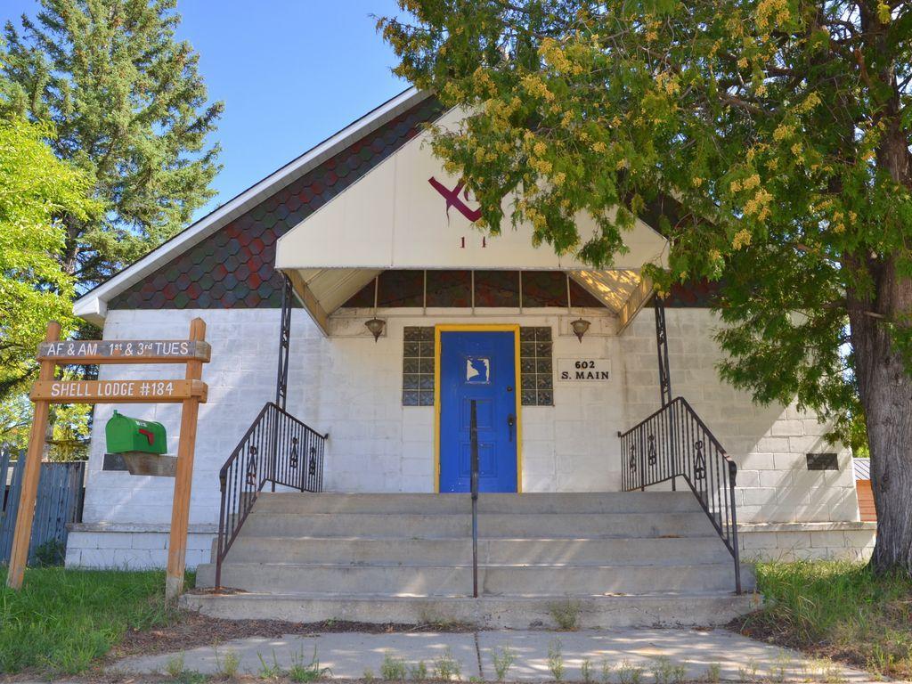 602 Main Avenue S — photo