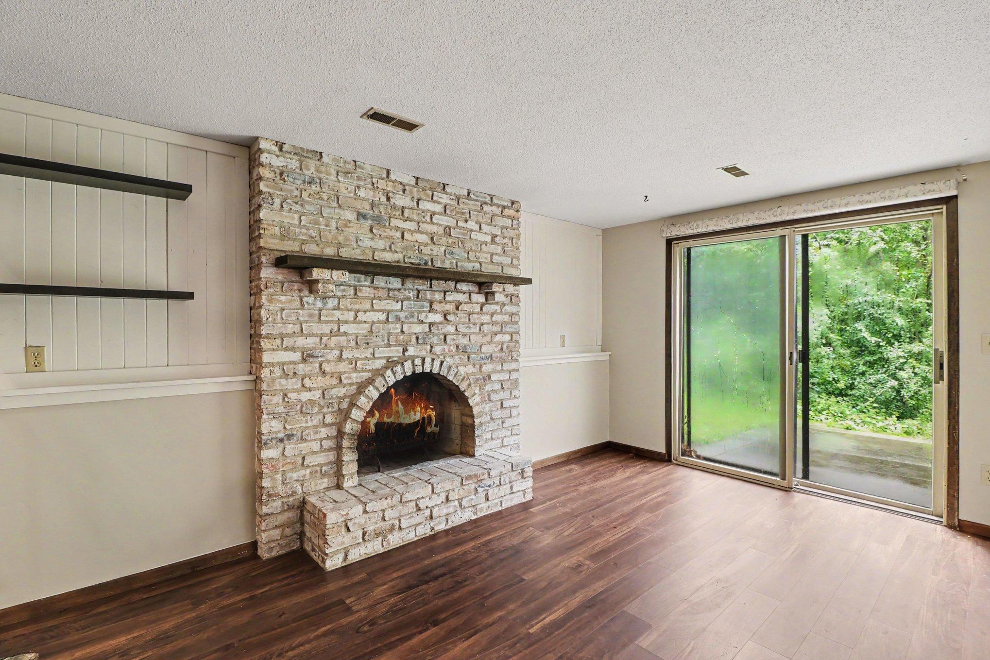 4490 Woodgate Point — photo
