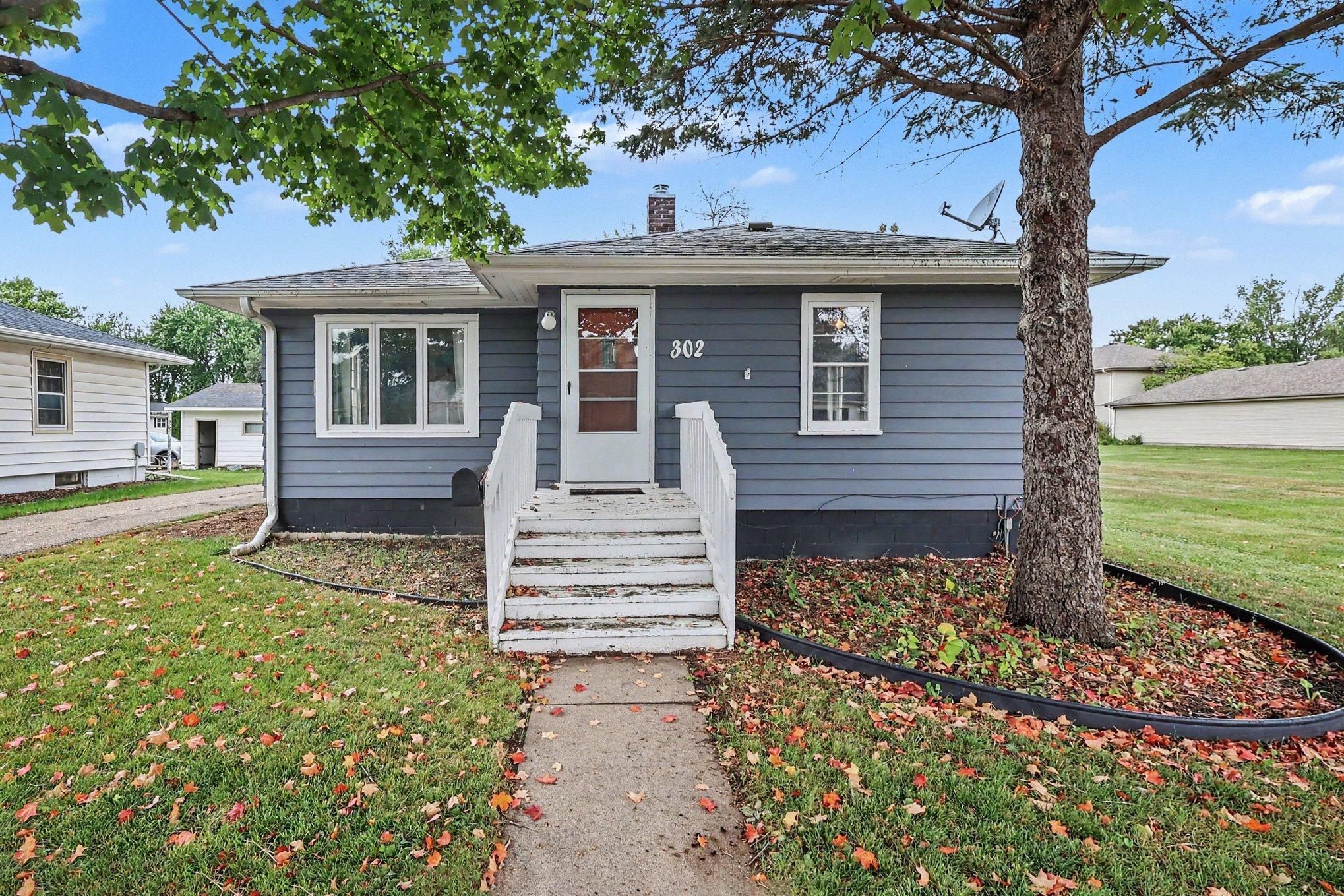 302 Lincoln Avenue N — photo