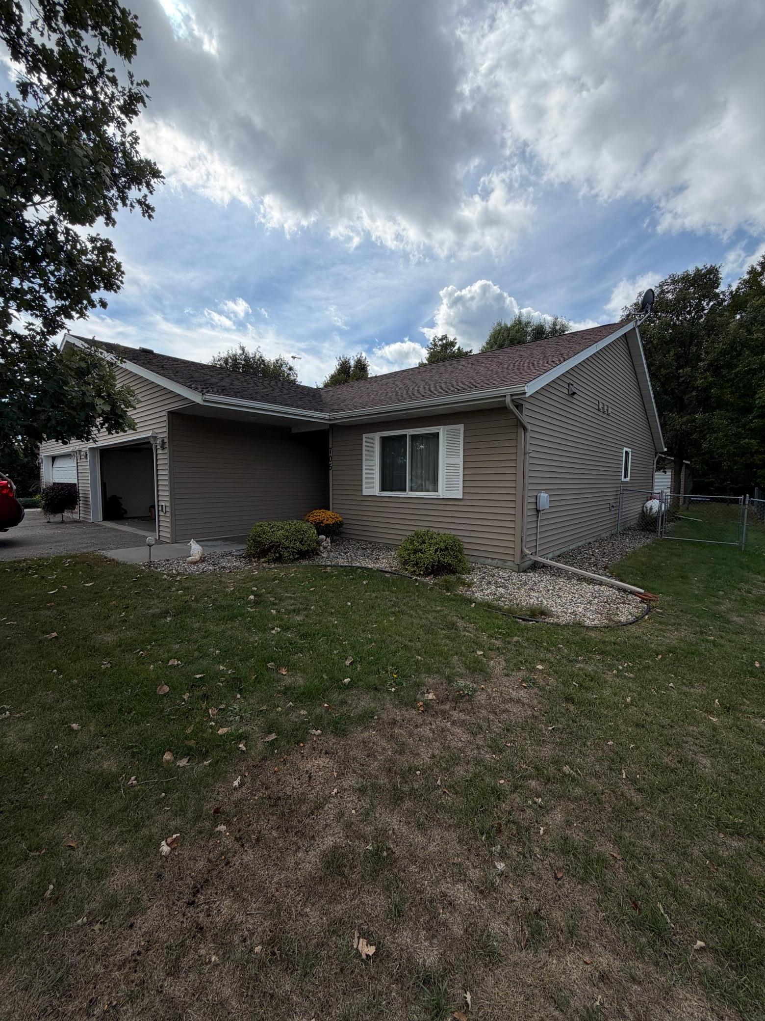 705 Maple Avenue — photo