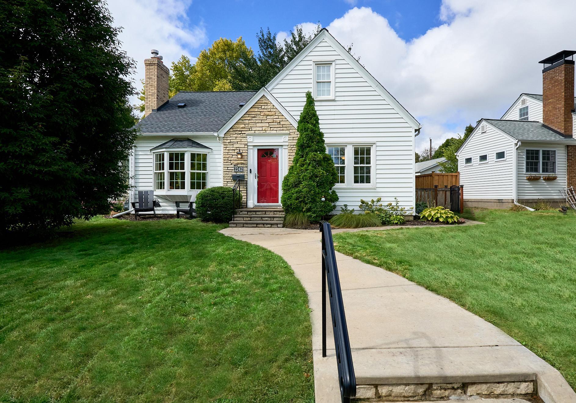2242 Wilson Street NE — photo