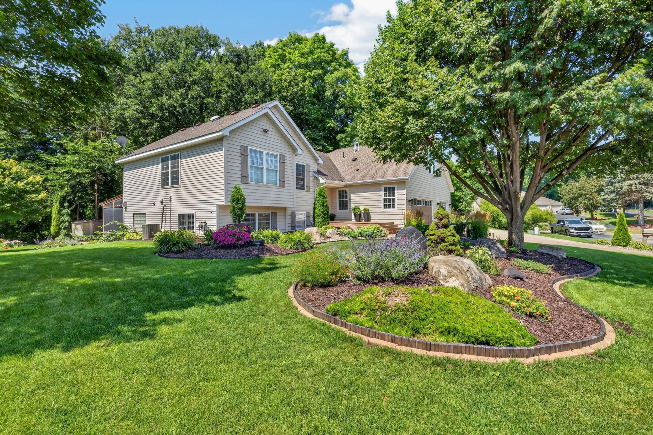 4087 Raspberry Ridge Road NE — photo