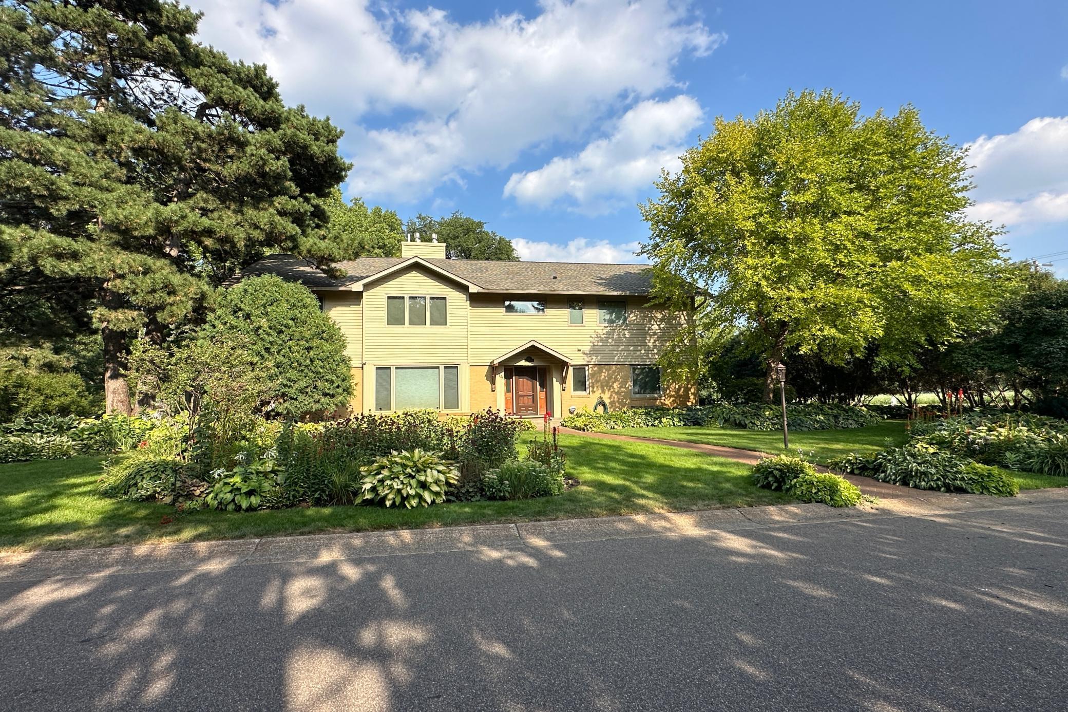 14 Mid Oaks Road — photo