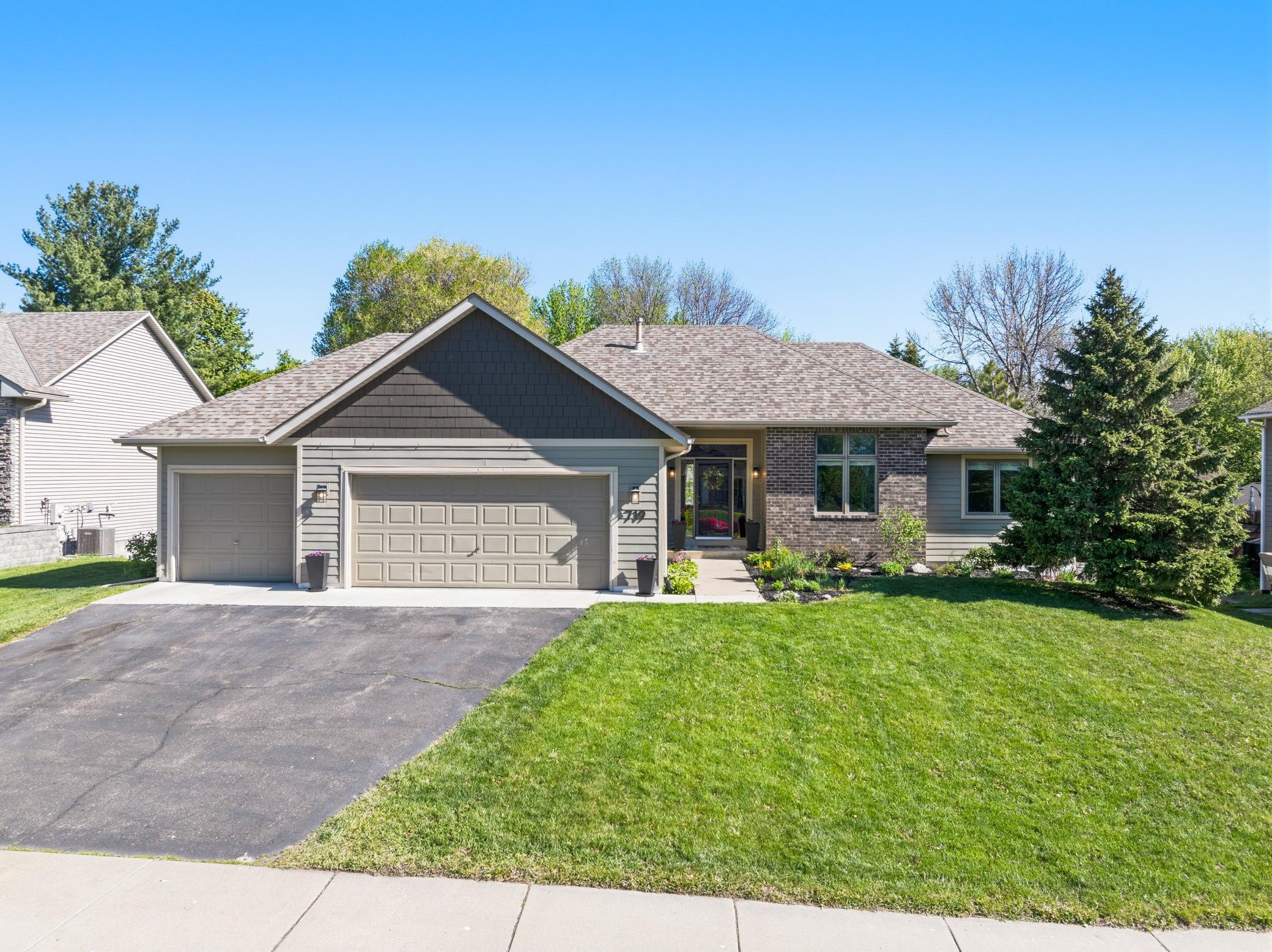 719 Eastridge Drive — photo