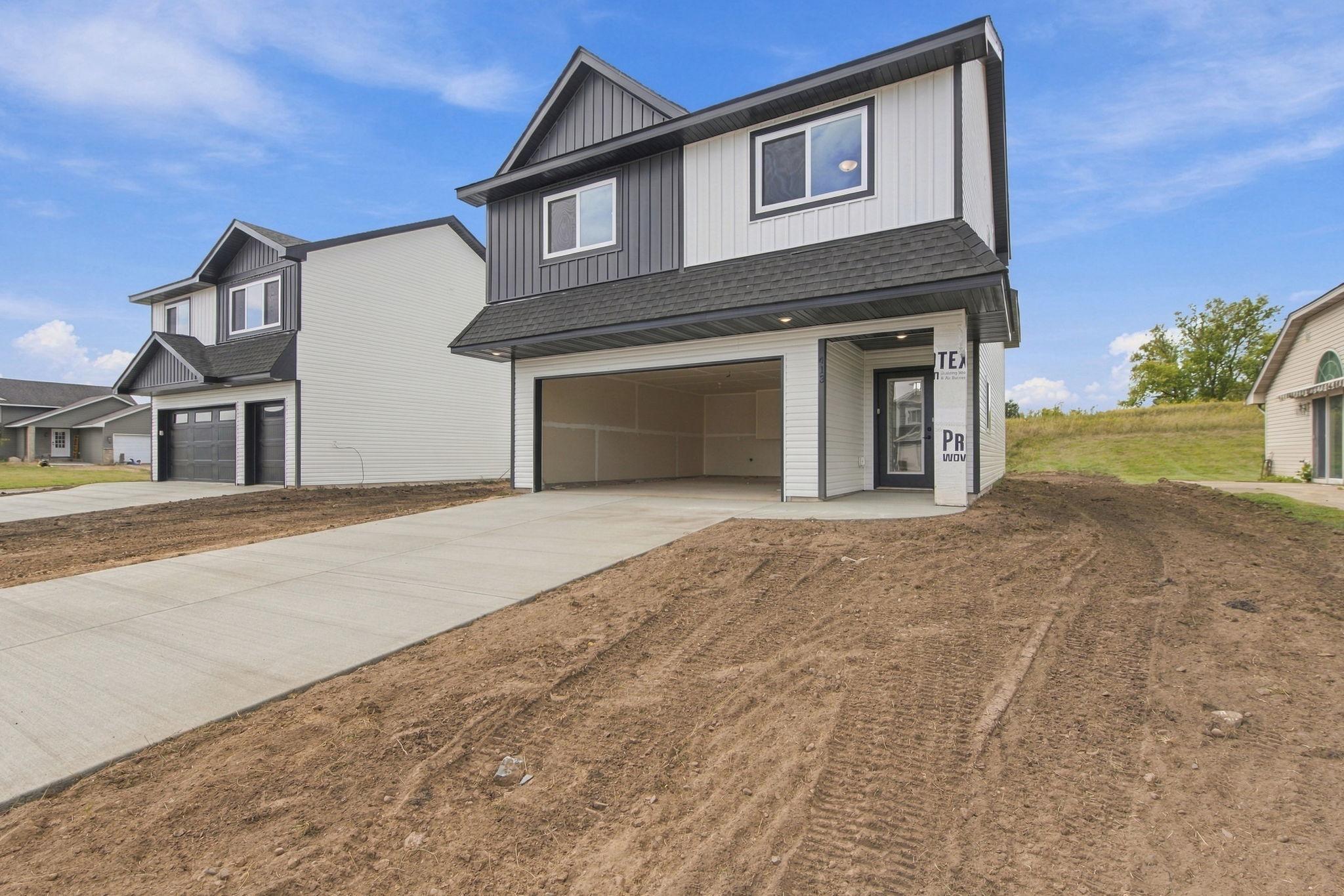 413 Bluebird Street — photo