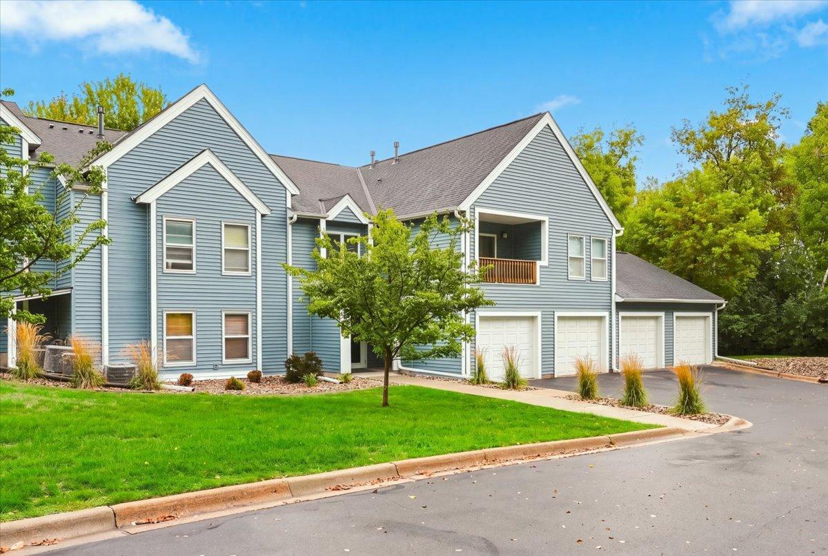 1381 Berry Ridge Road 404 — photo