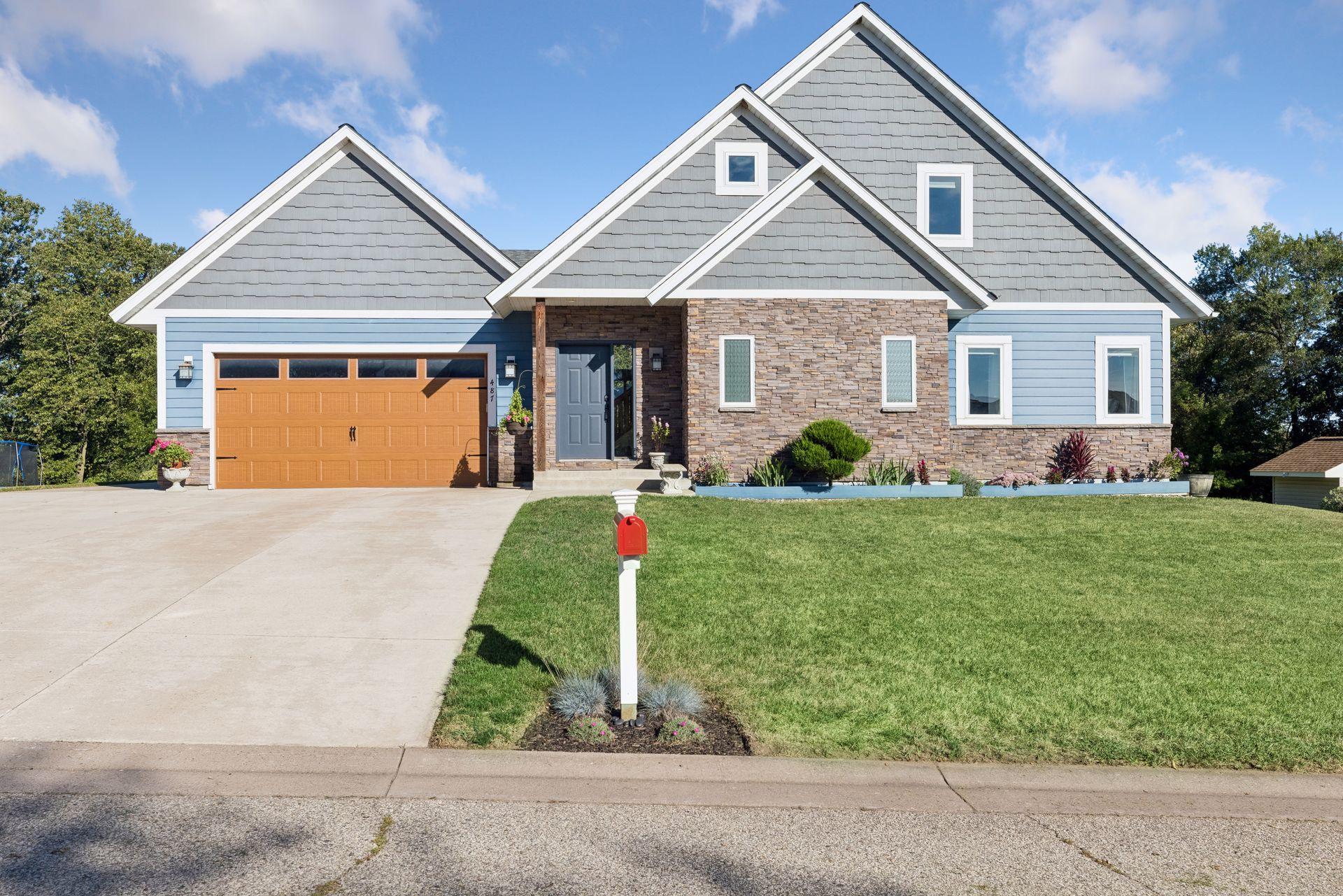 487 Northern Lights Drive — photo