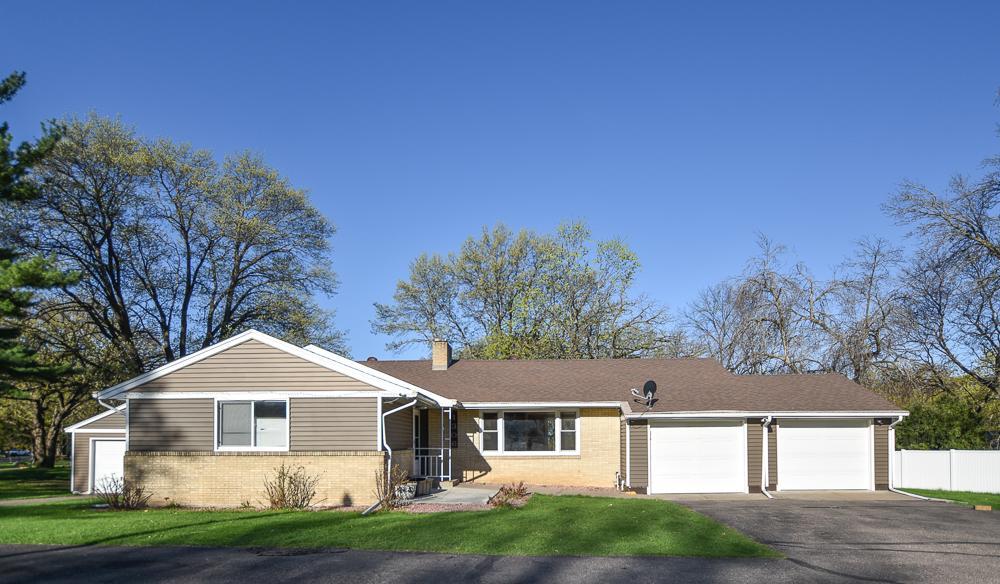 1306 Hillcrest Drive NE — photo