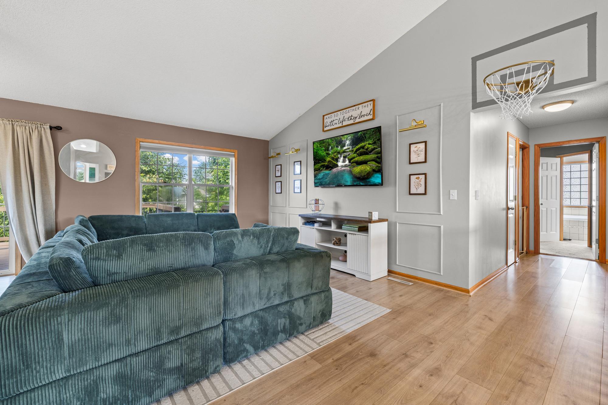 2044 Pheasant Run Street — photo
