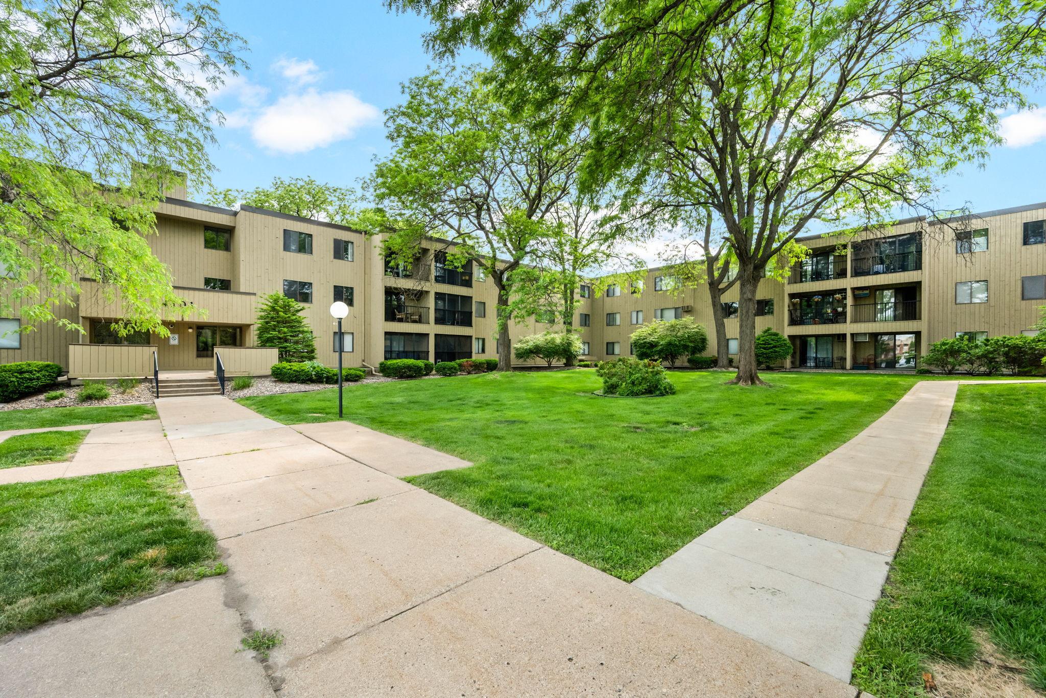 4101 Parklawn Avenue 201 — photo