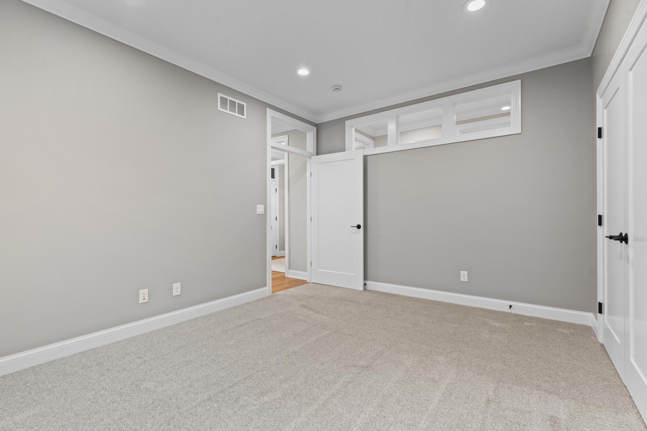 2657 Scenic Point Drive SW — photo