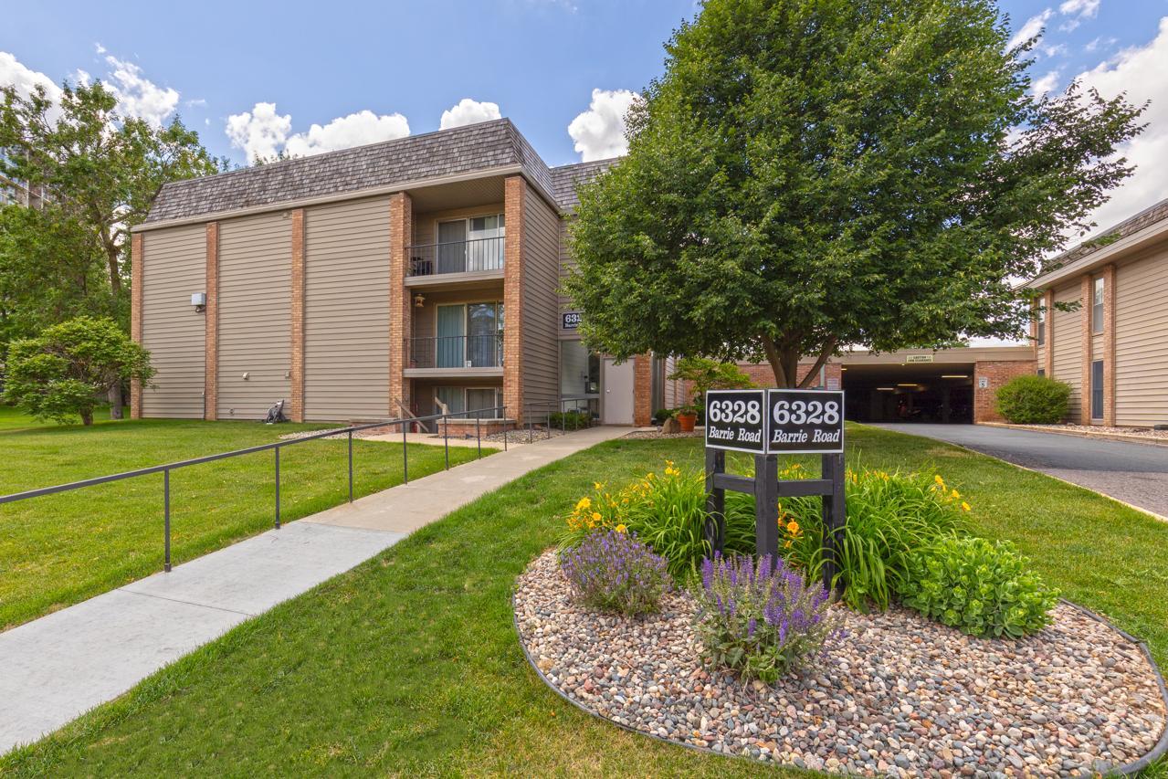 6328 Barrie Road 3K — photo