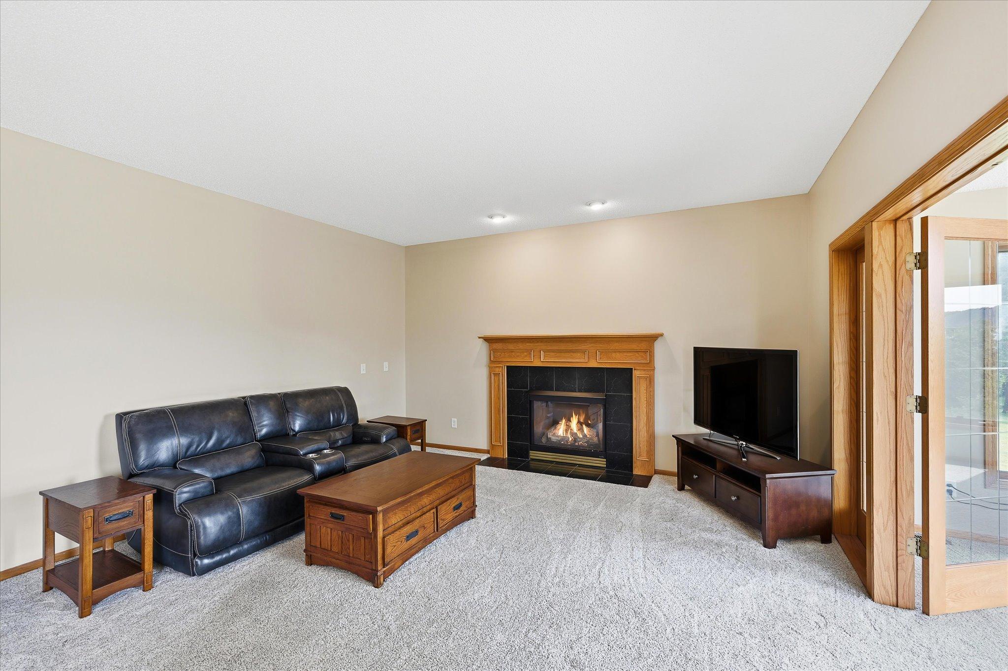 18379 Smith Court NW — photo