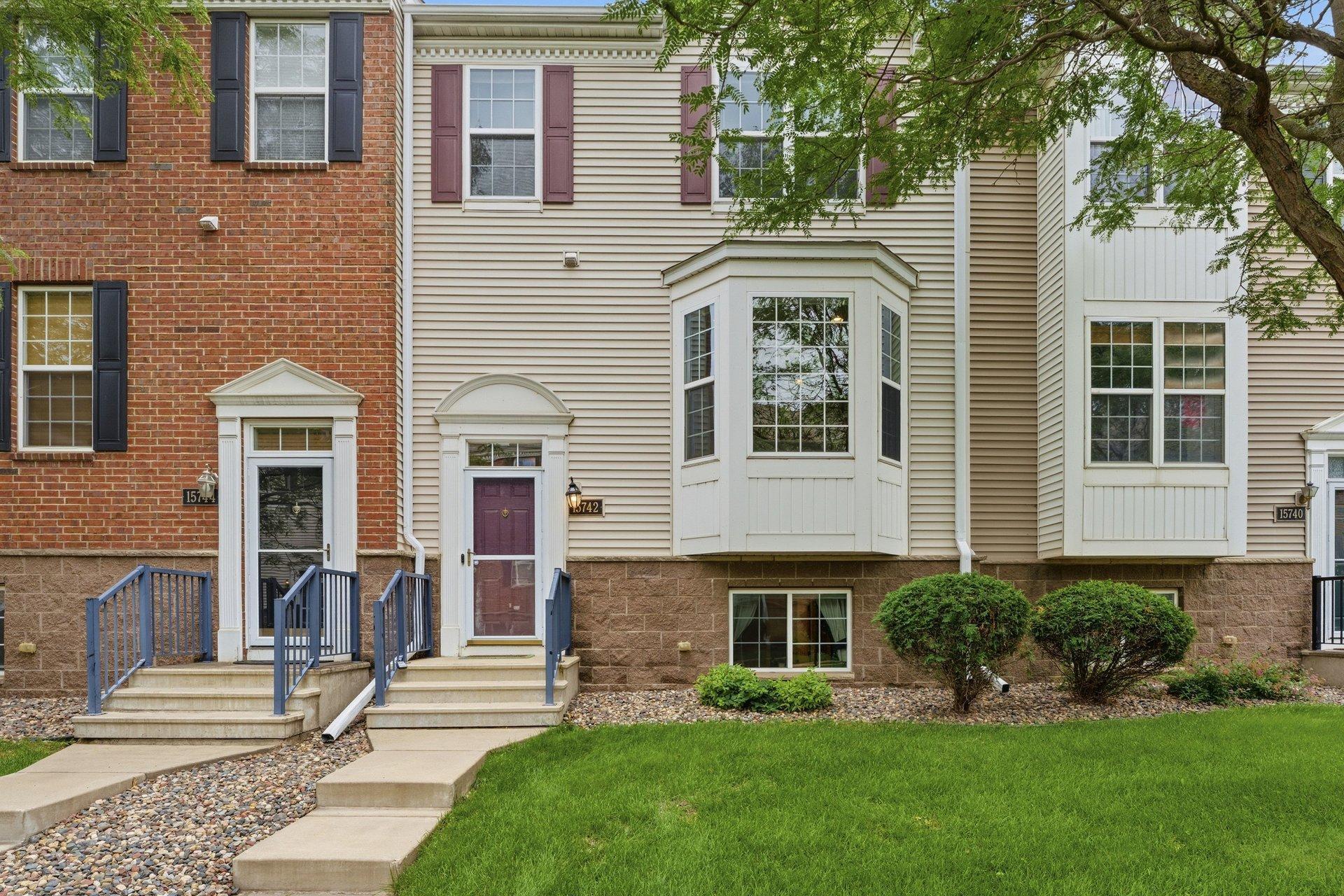 15742 Frisian Lane — photo