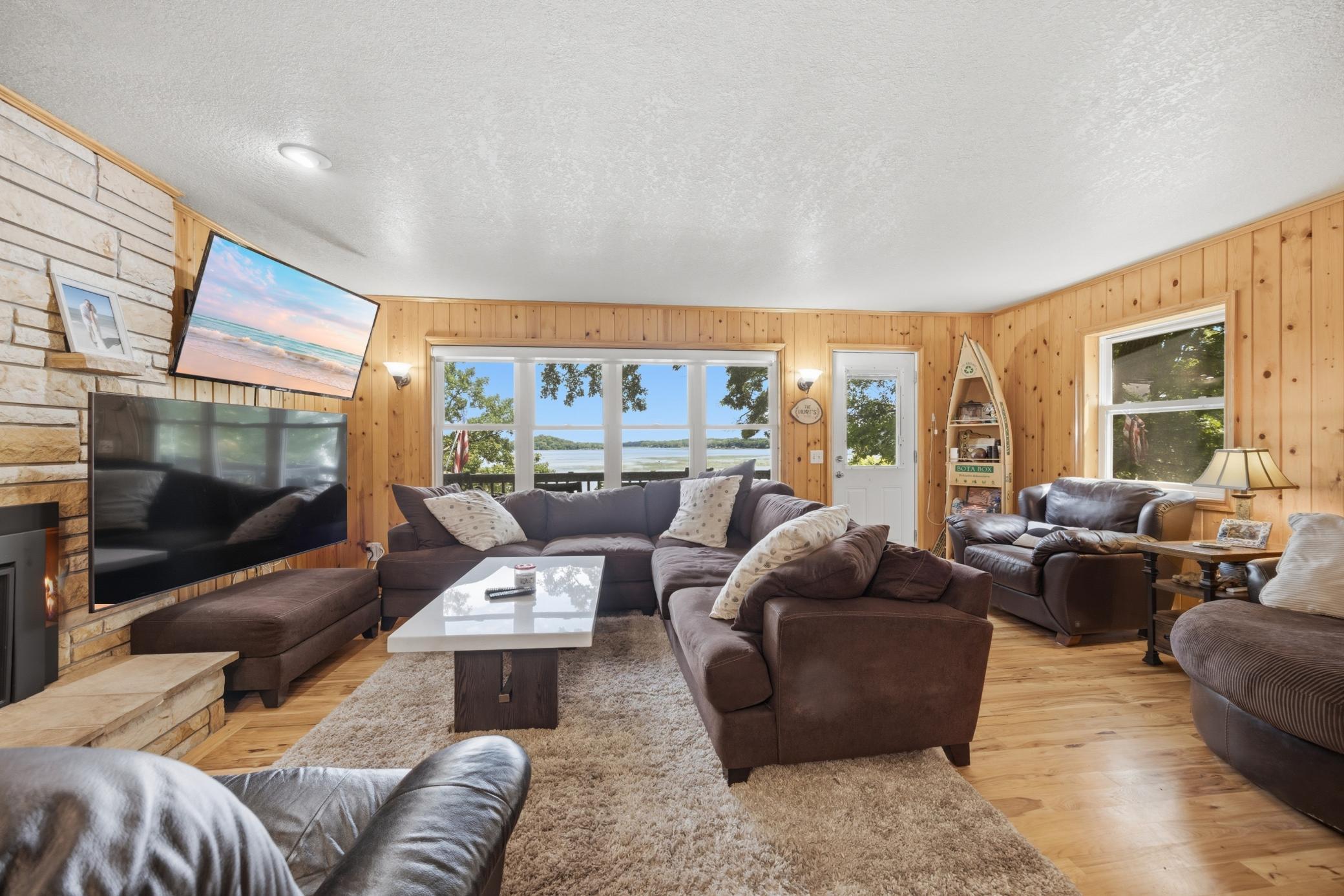 13117 Bayview Road — photo