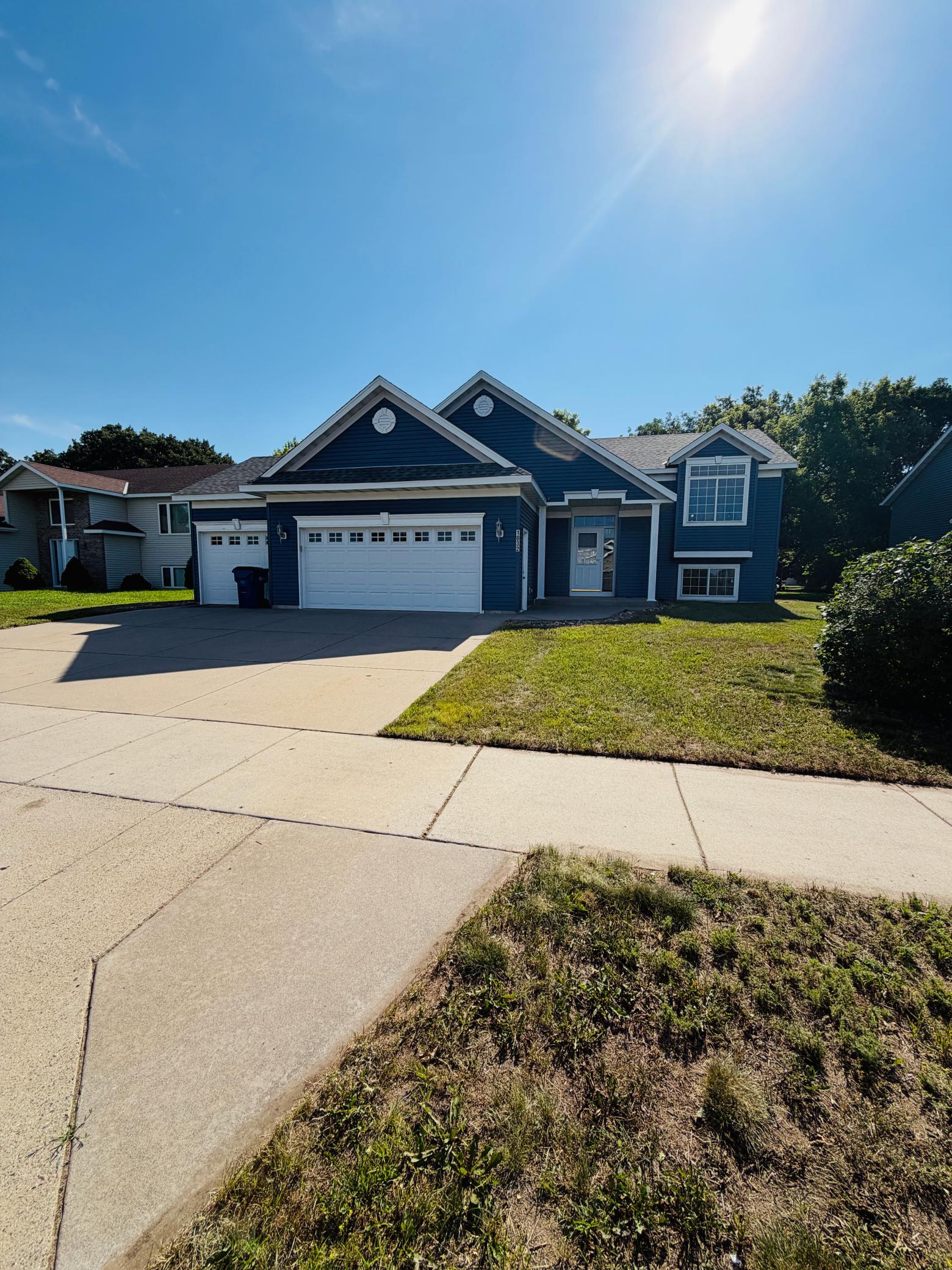 1032 Glade View Court — photo