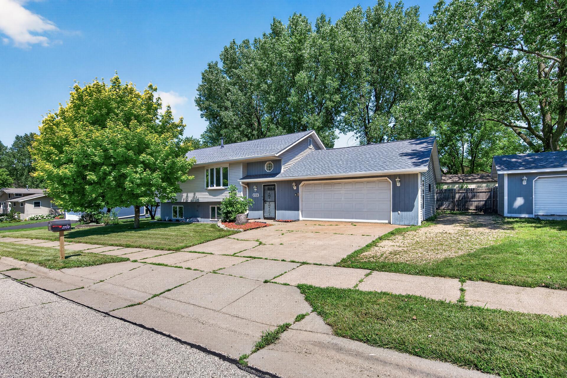 2709 Holloway Avenue E — photo