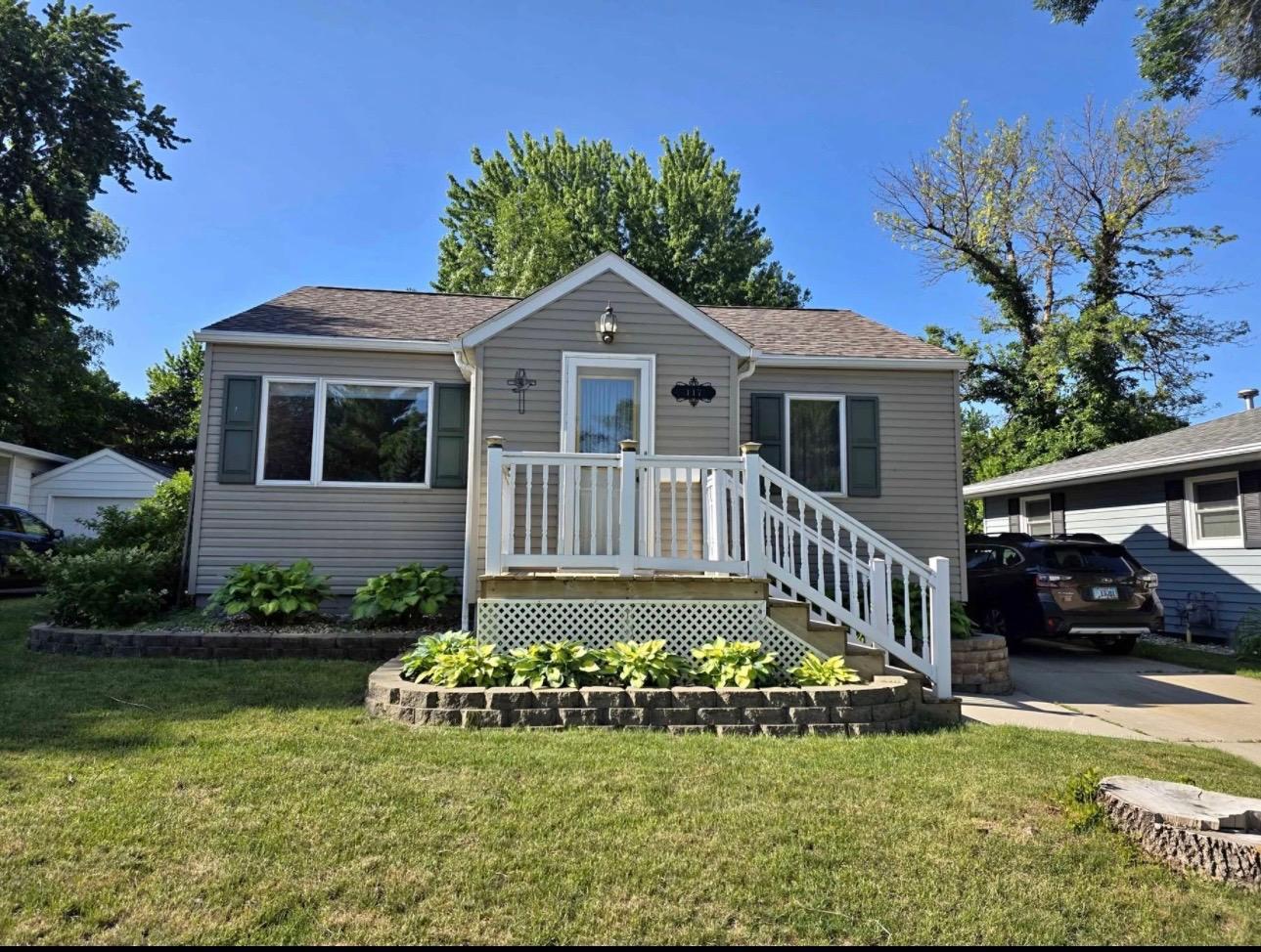 117 W Maple Street — photo
