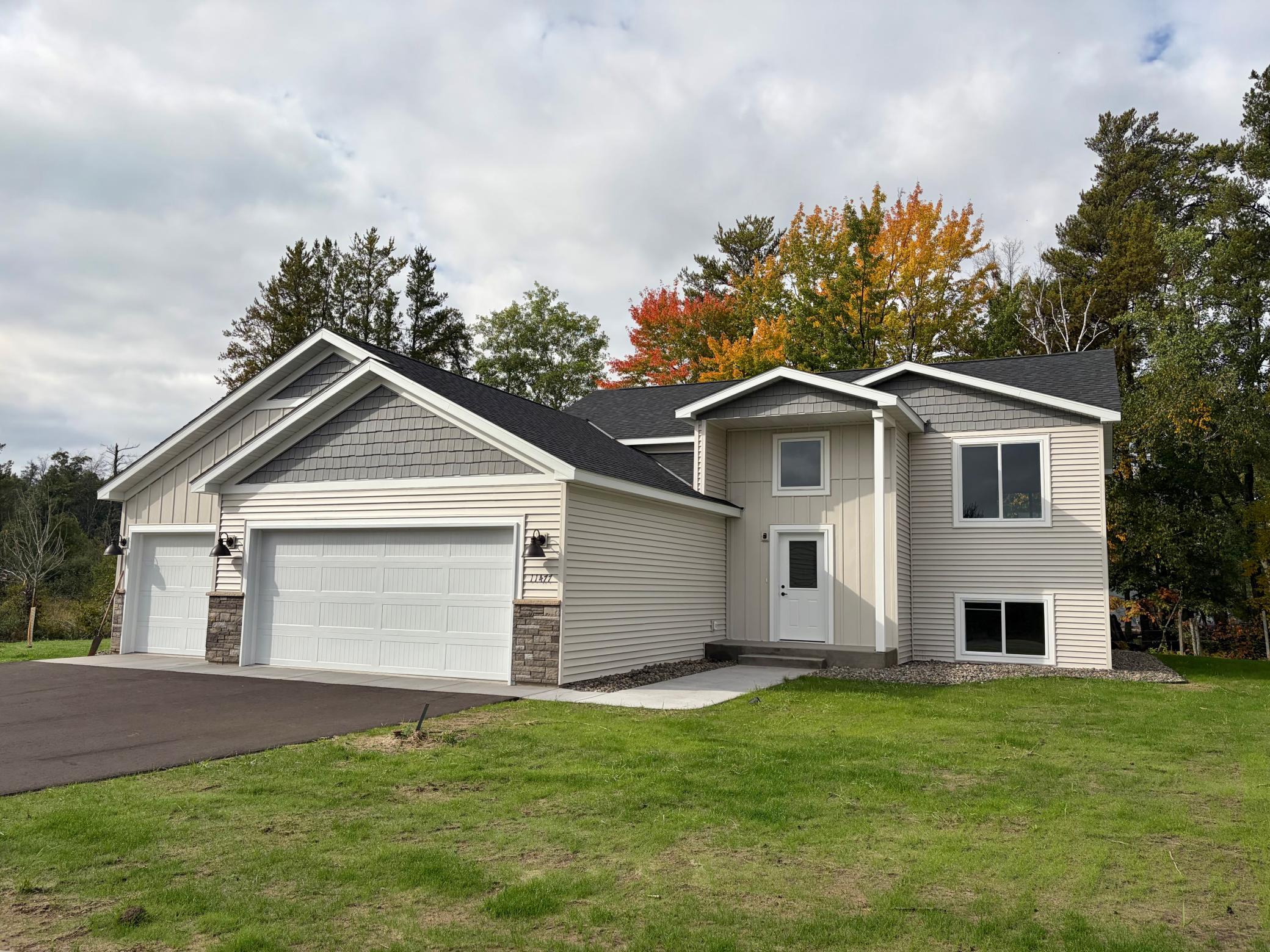 11477 Andrew Street — photo