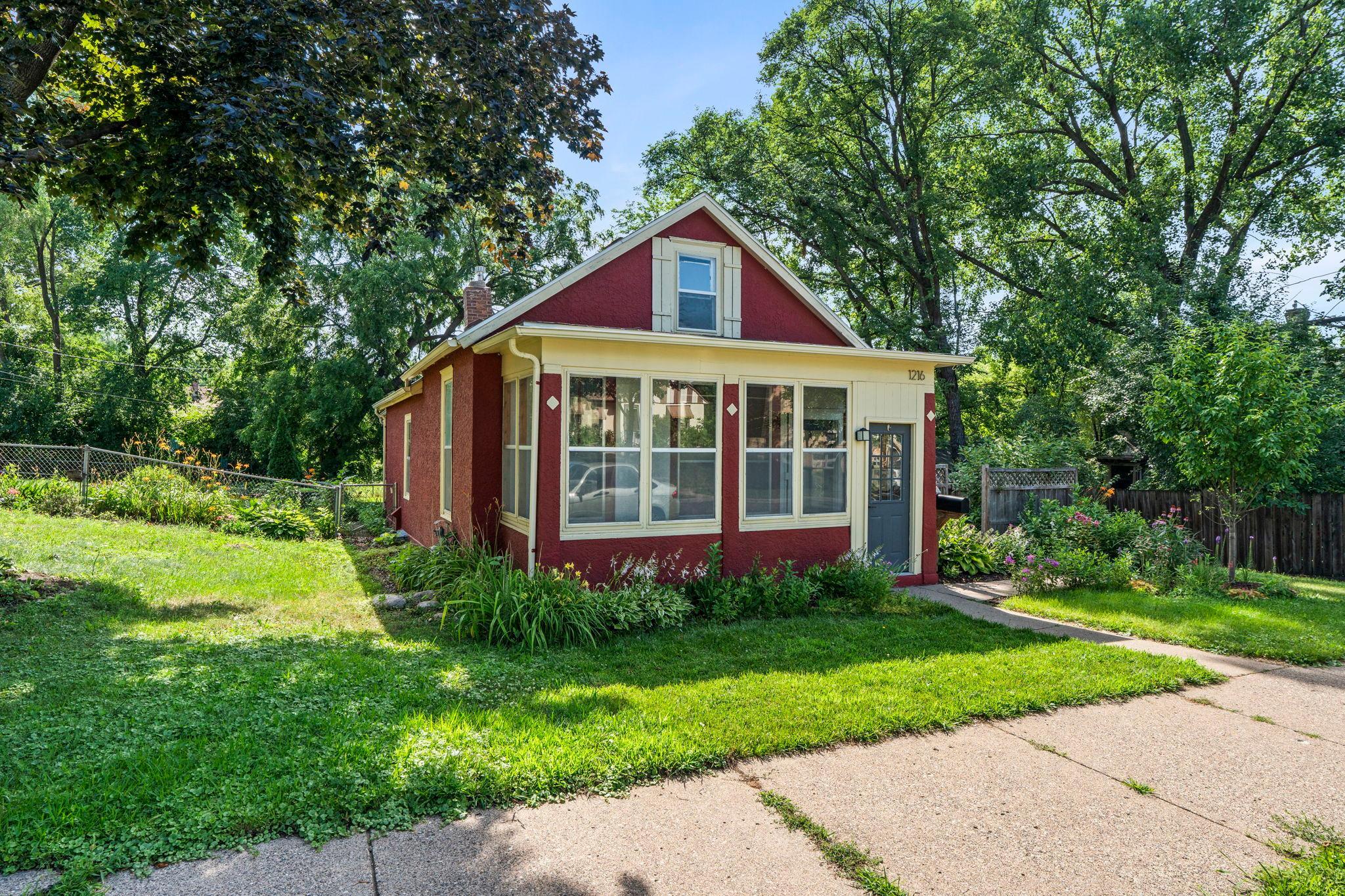 1216 Danforth Street — photo