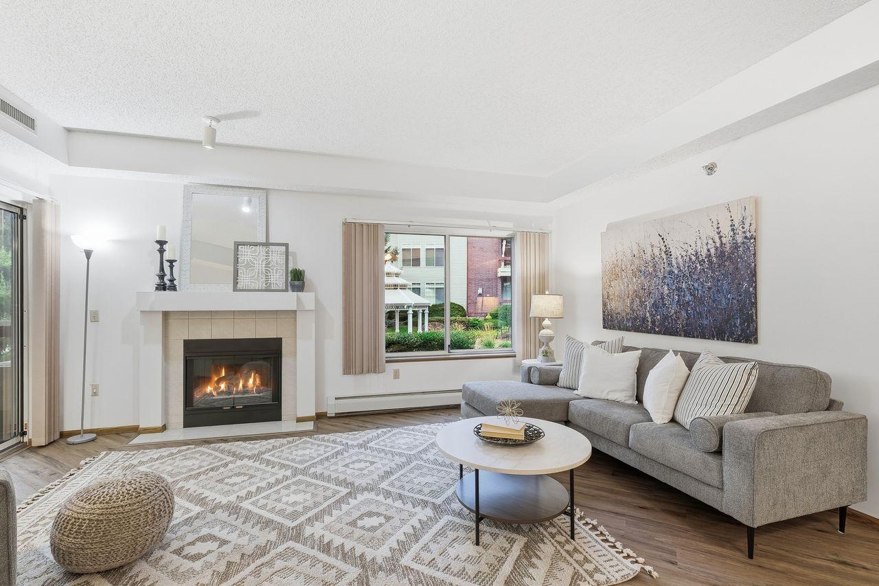 7440 Edinborough Way 4116 — photo