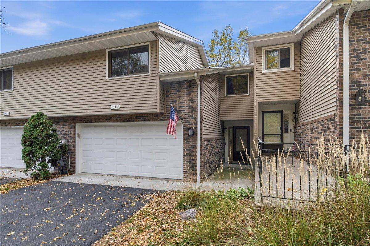 18321 Creeks Bend Drive — photo