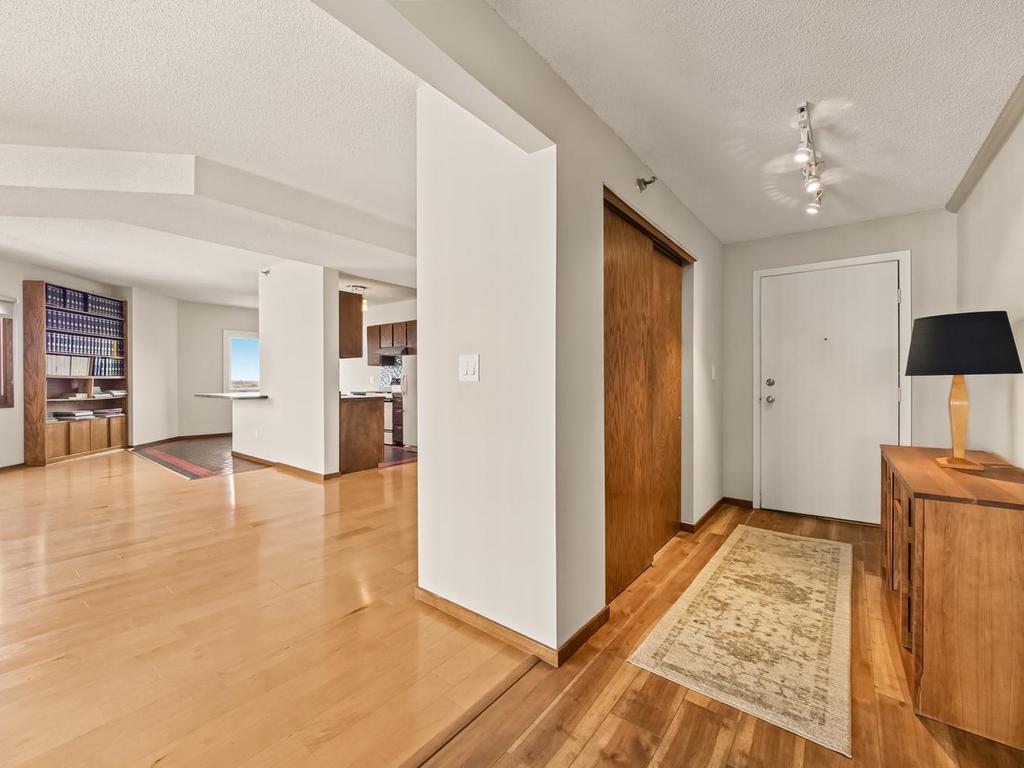121 Washington Avenue S Unit 1917 — photo