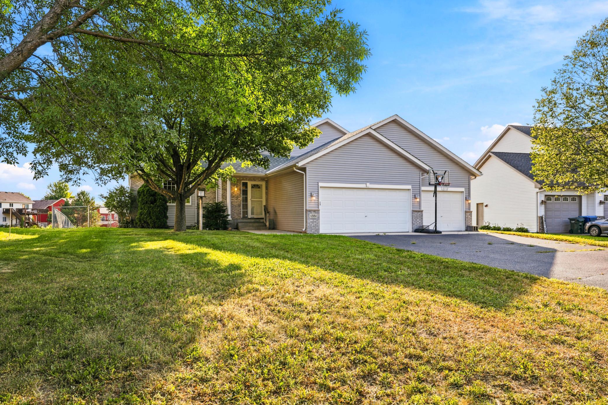 1351 Rolling Oaks Drive — photo