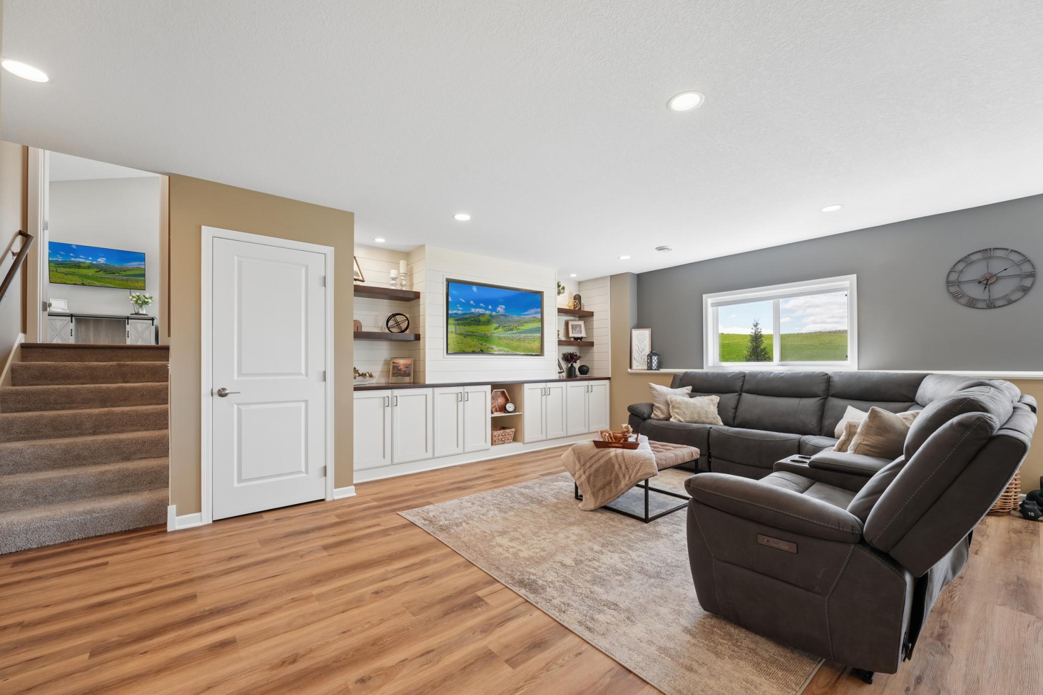 1515 Raymond Drive — photo