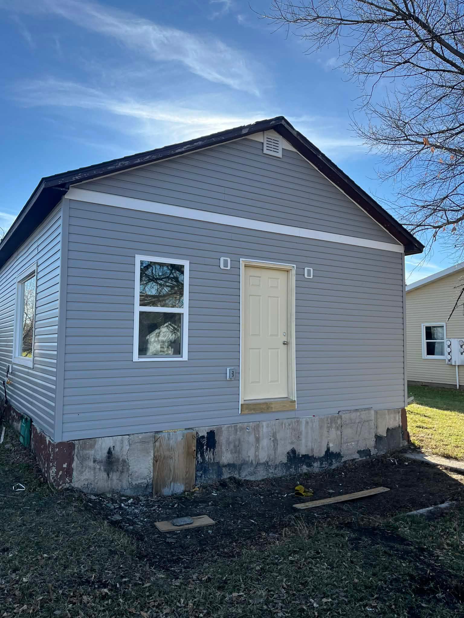832 Main Street — photo