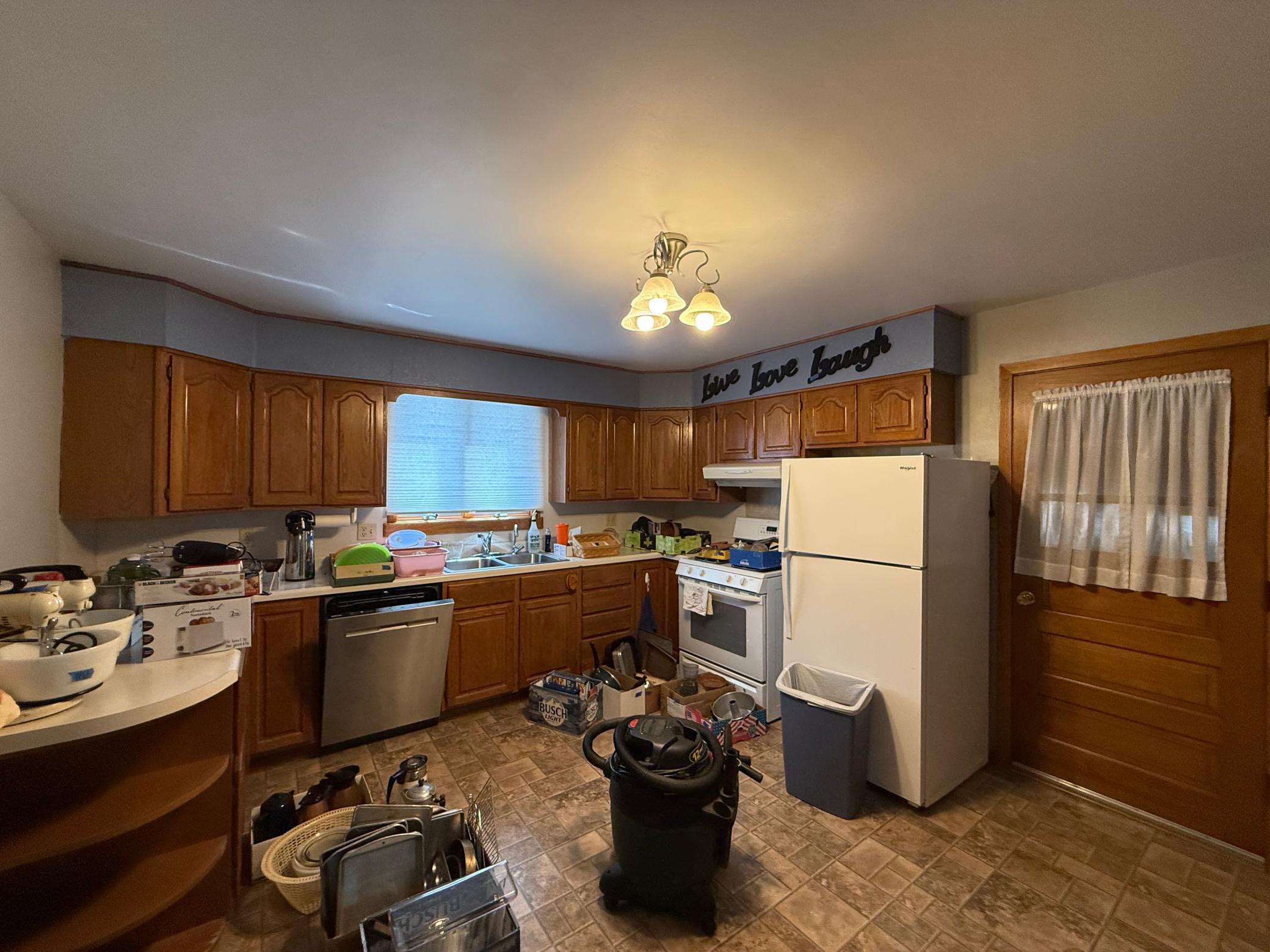 124 N Spring Avenue, Springfield, MN 56087