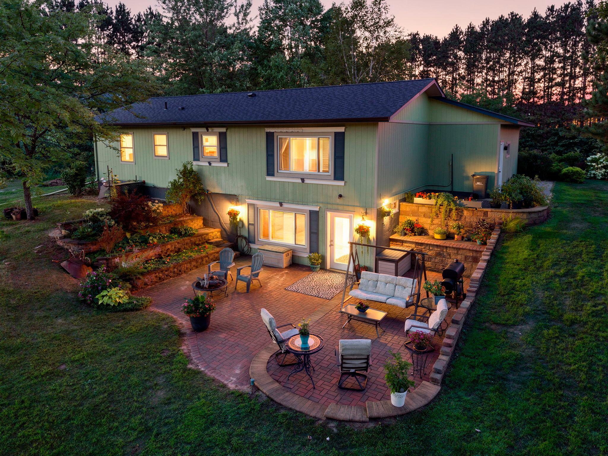 27299 Potomac Street NE — photo