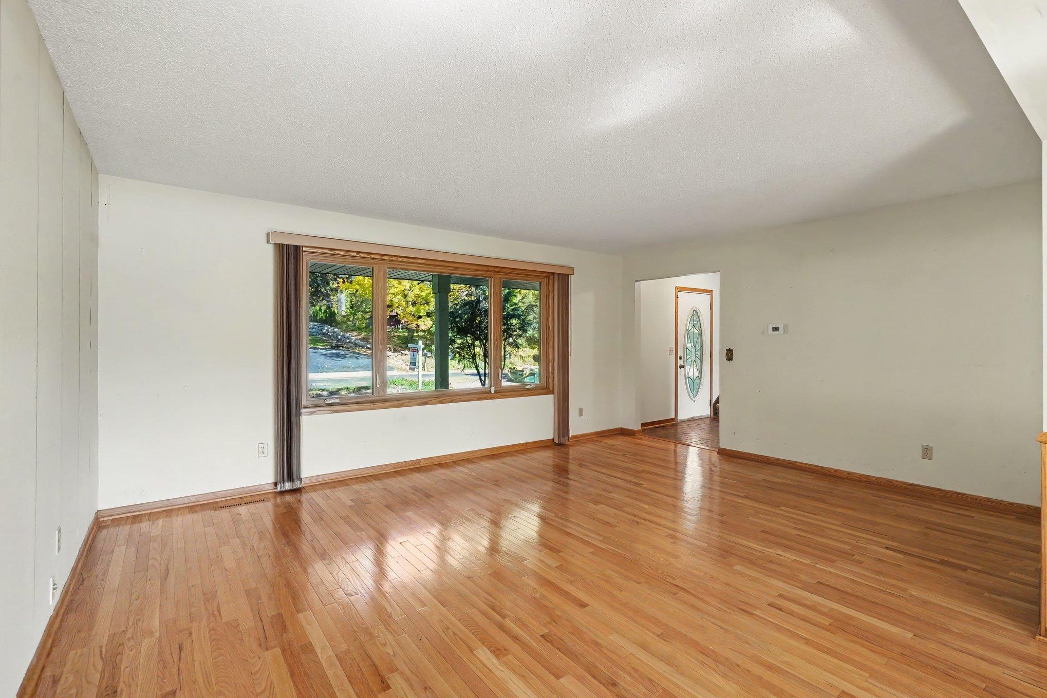 6385 Acorn Road — photo