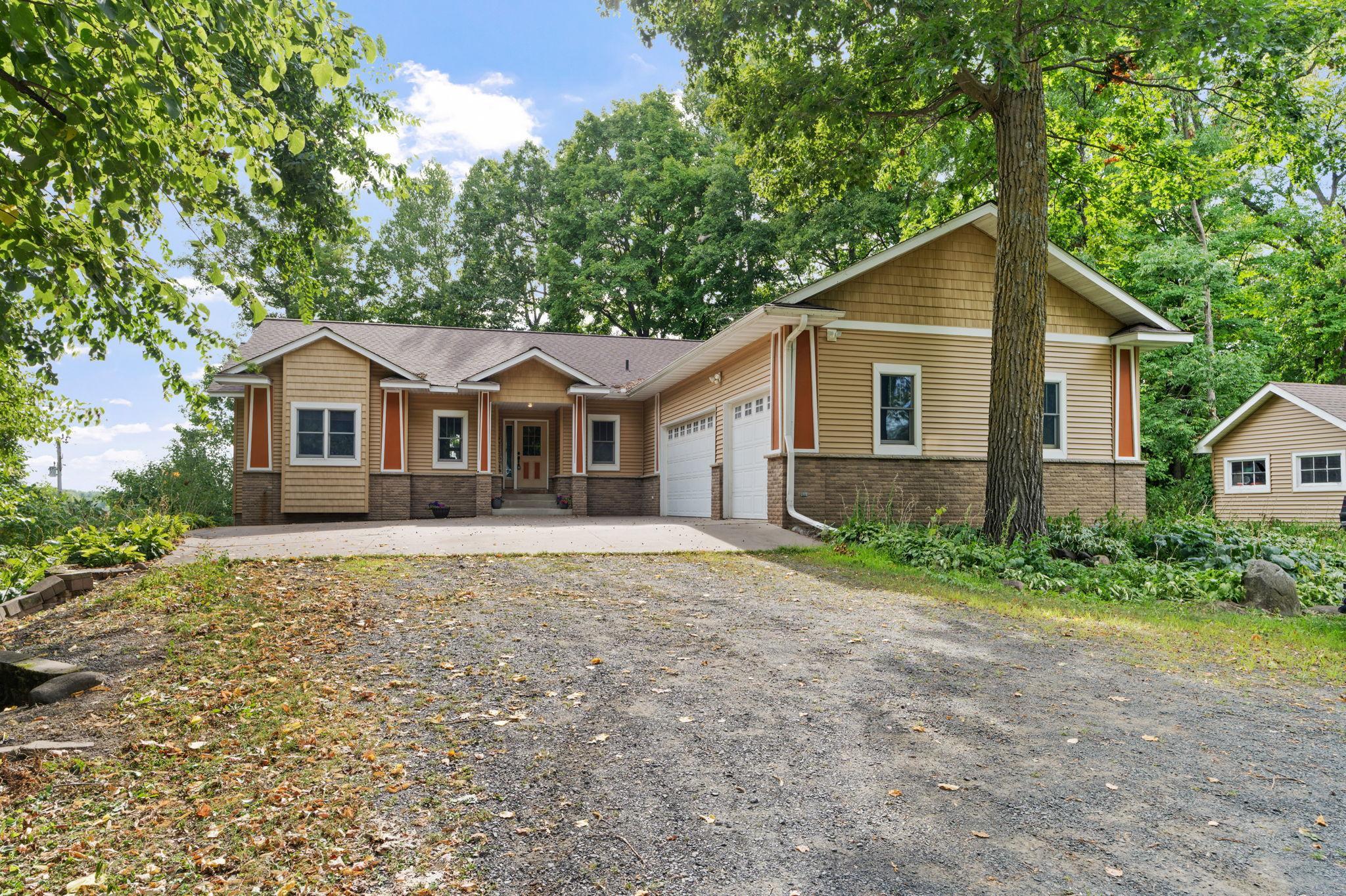 9840 Pine Shores Drive — photo