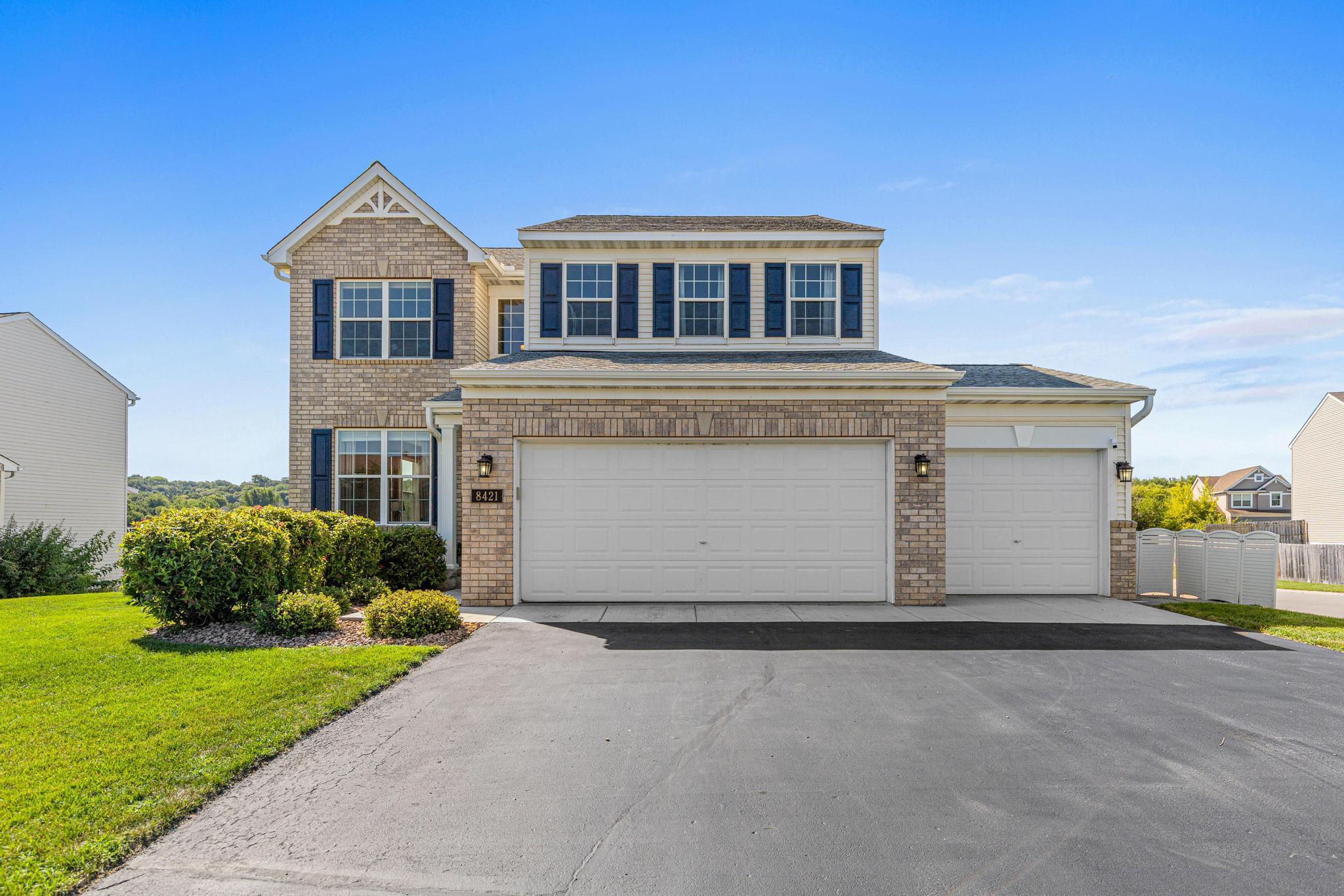 8421 Blazing Star Circle — photo