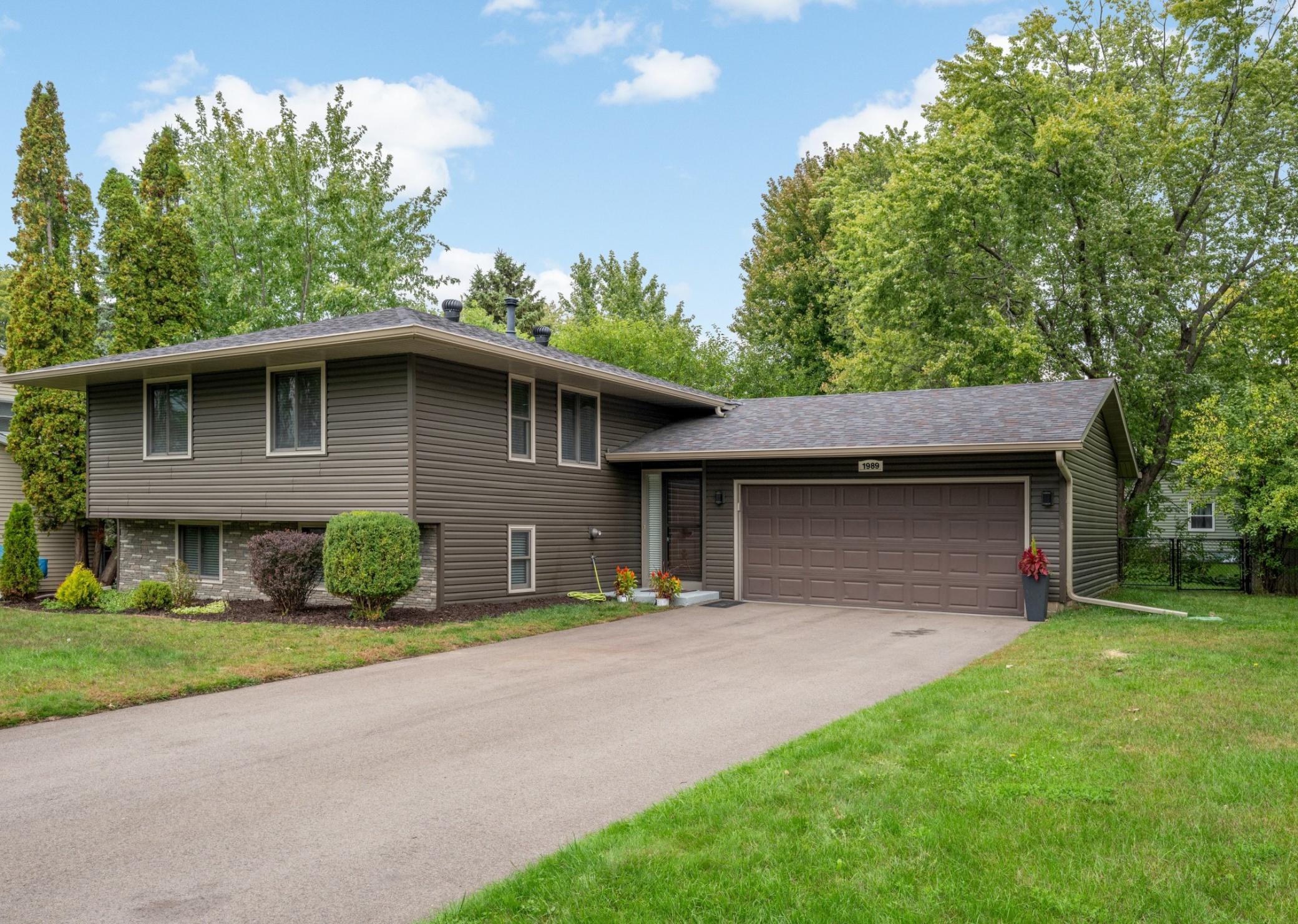 1989 Foxridge Road, Saint Paul, MN 55119 | Realty.com