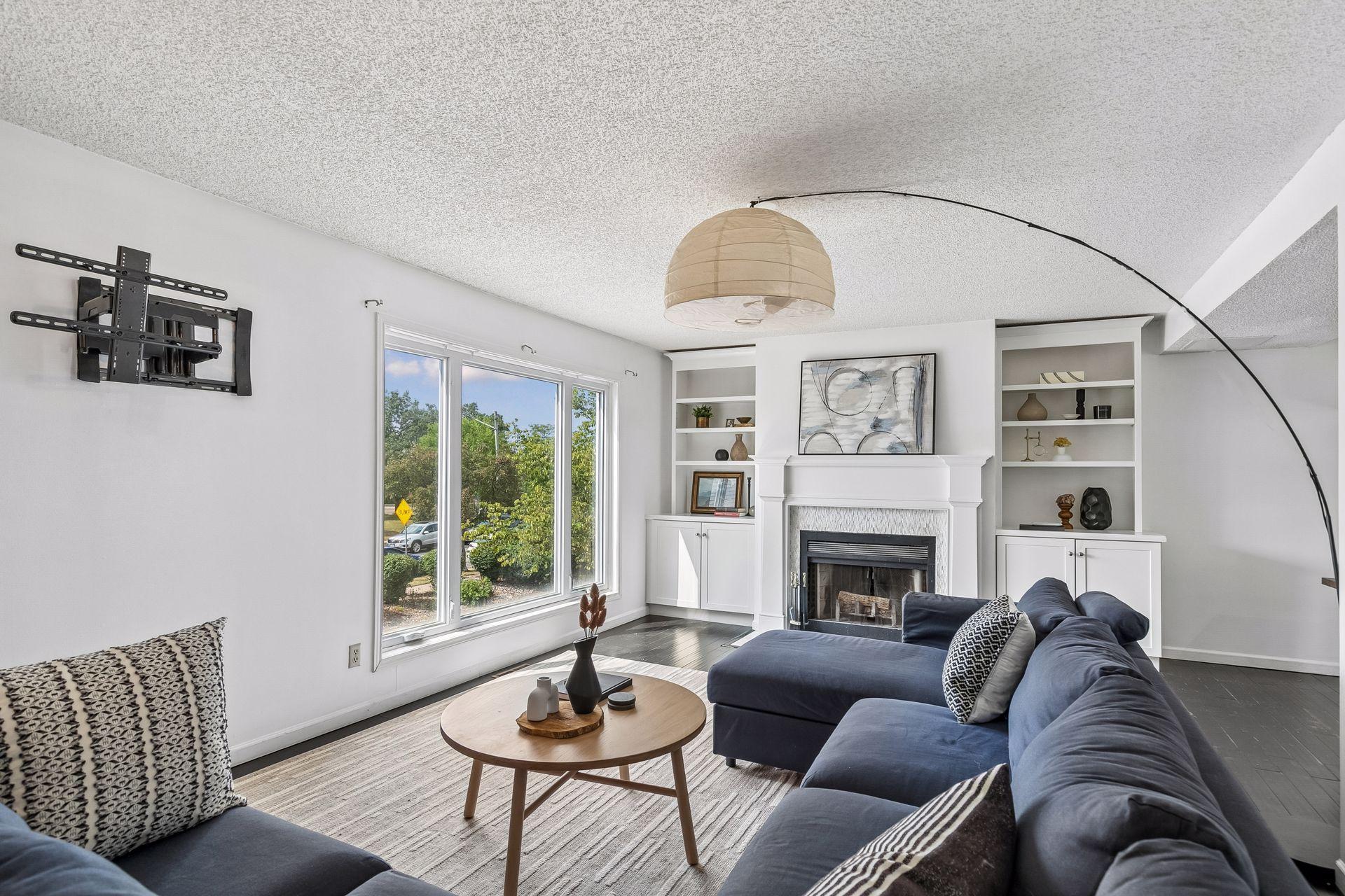 925 Dartmouth SE — photo