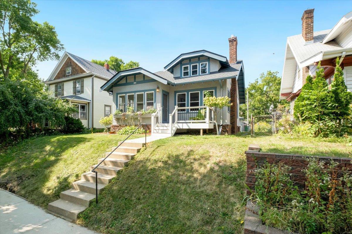 2606 Hayes Street NE — photo