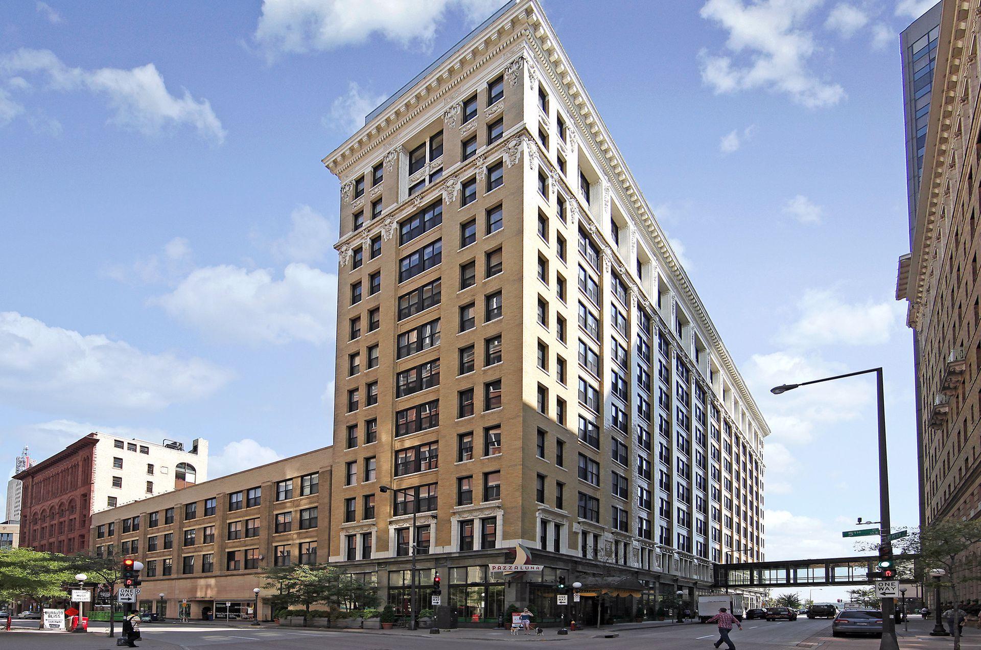 350 Saint Peter Street Unit 903 — photo