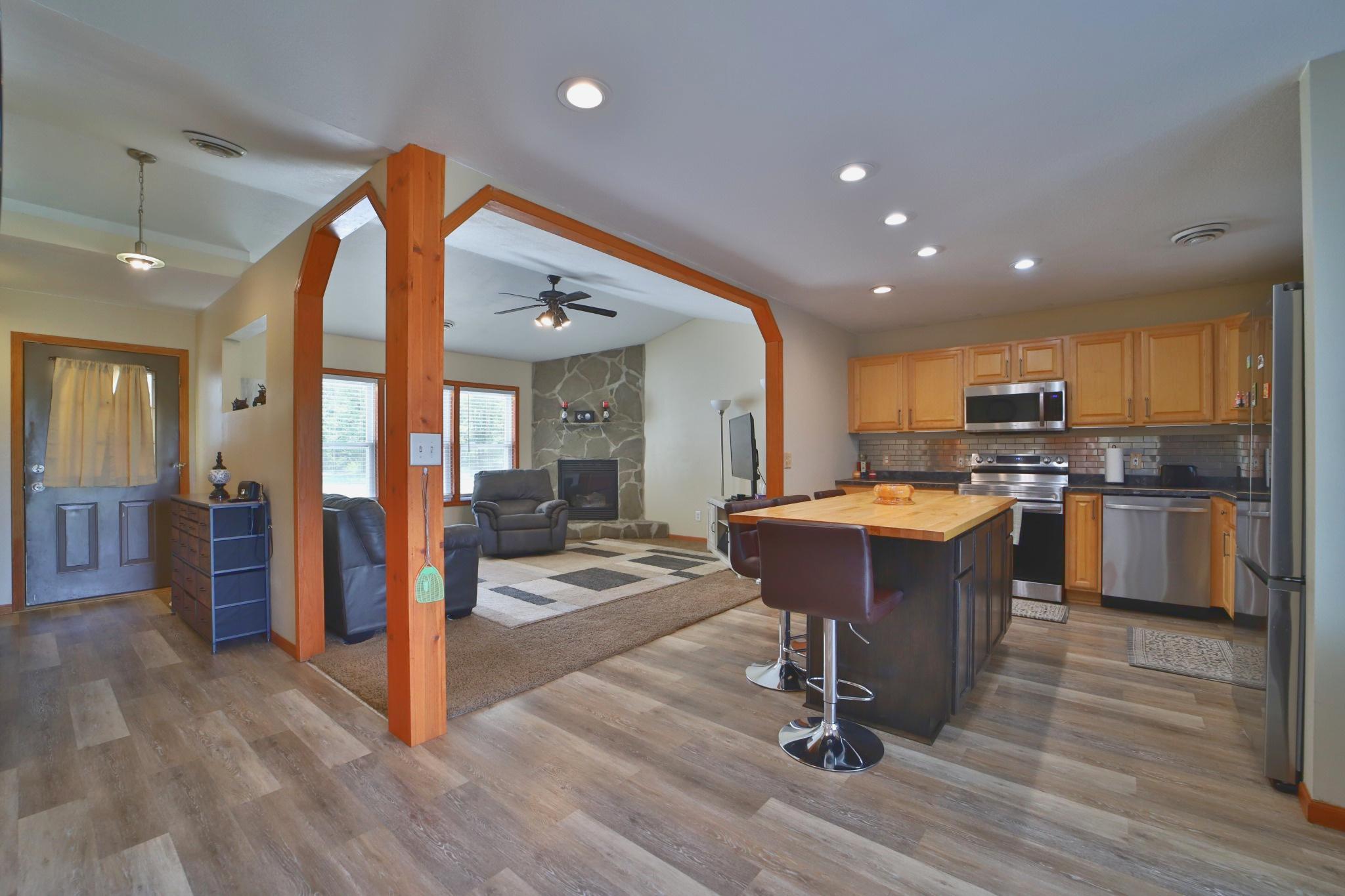 3736 Cedar Scenic Road — photo