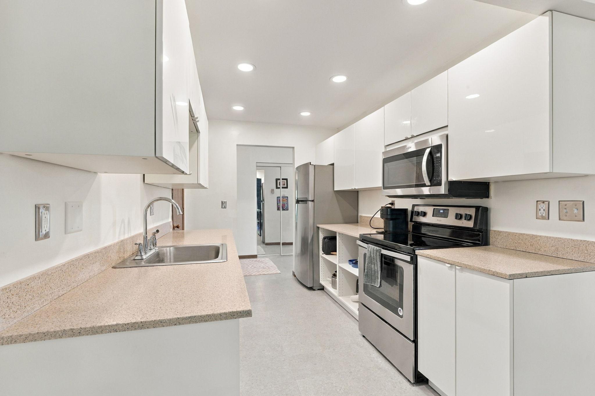 7294 Vista Court — photo