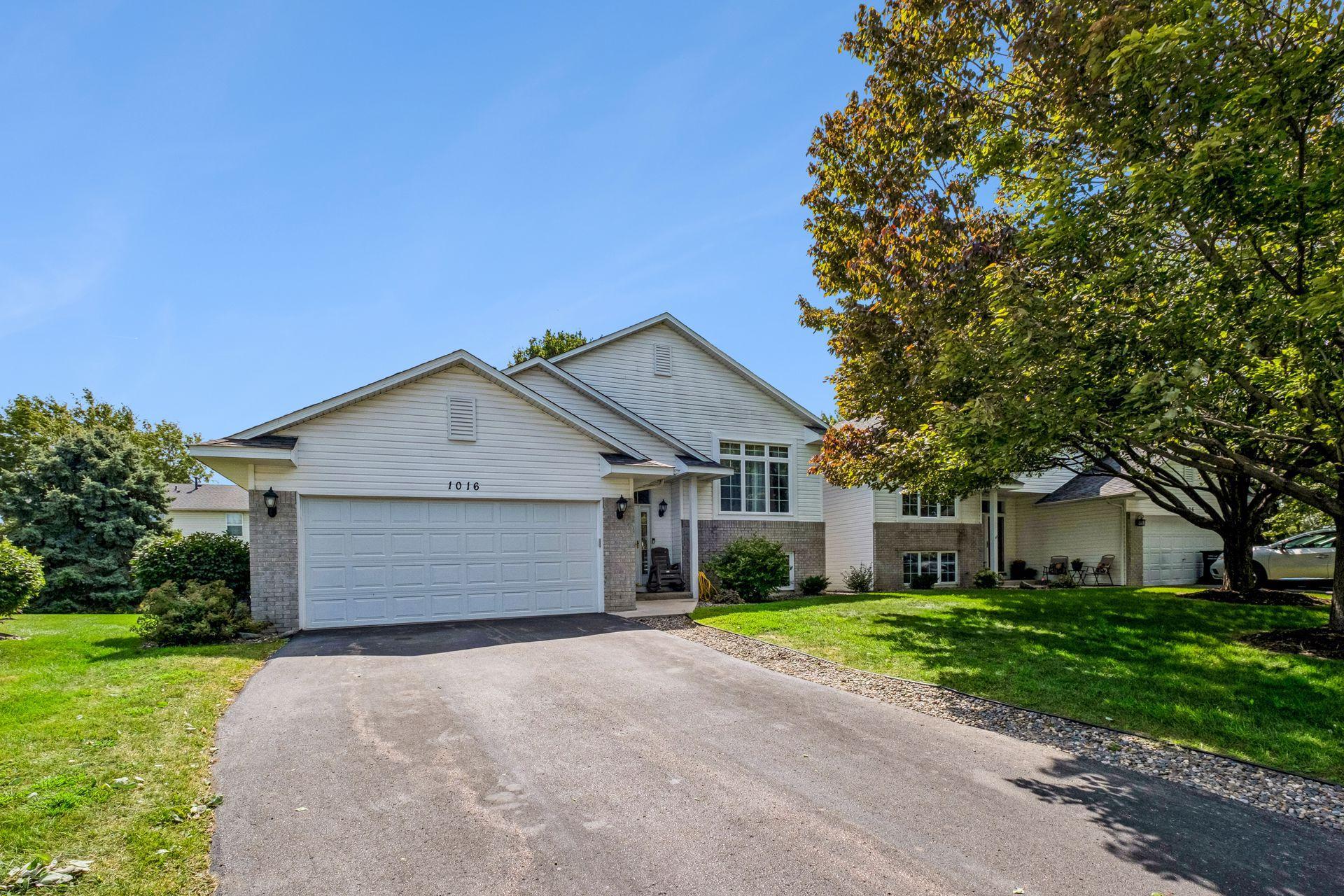 1016 Lilac Court — photo