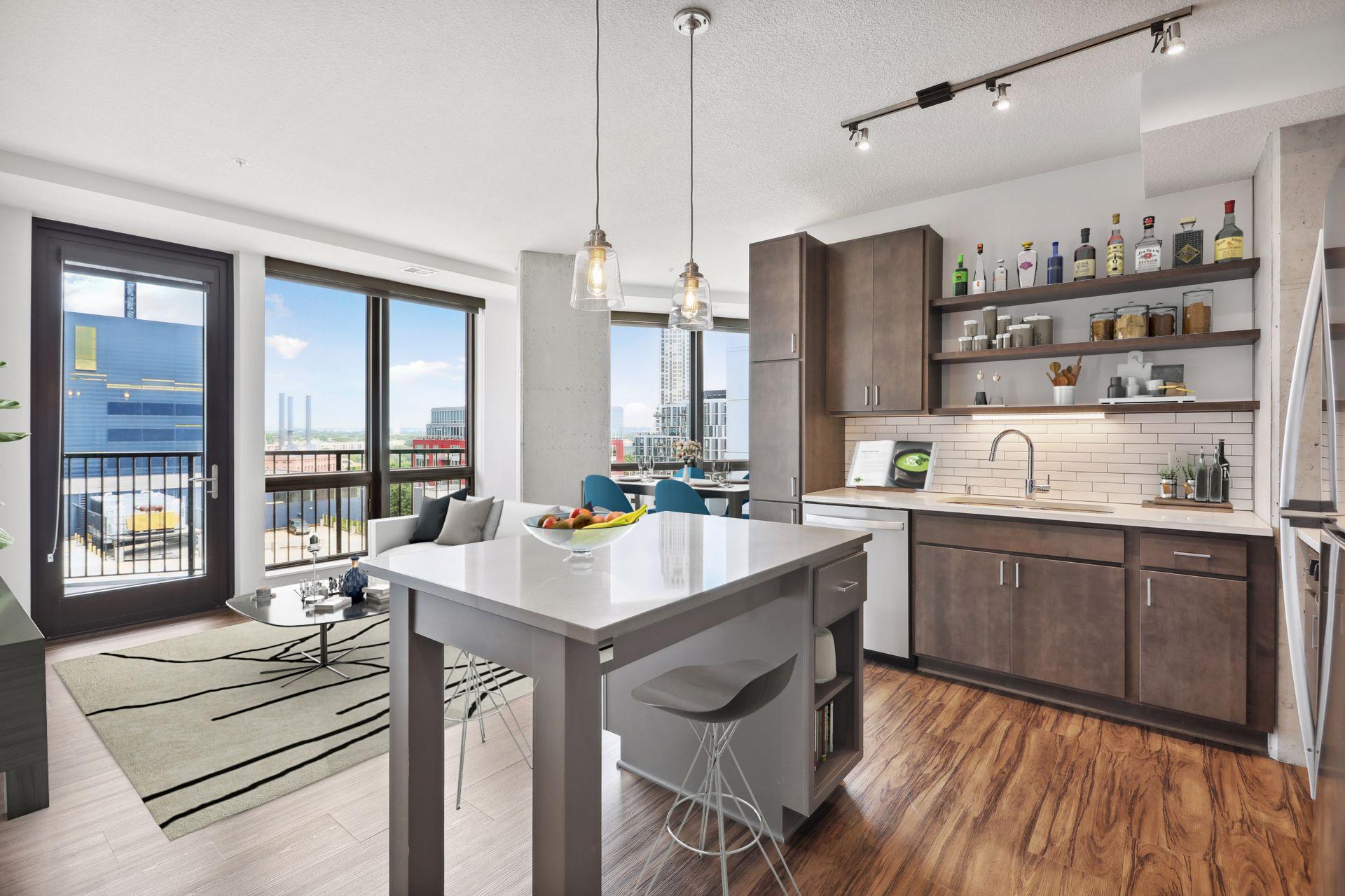 811 Washington Avenue S 1410 — photo